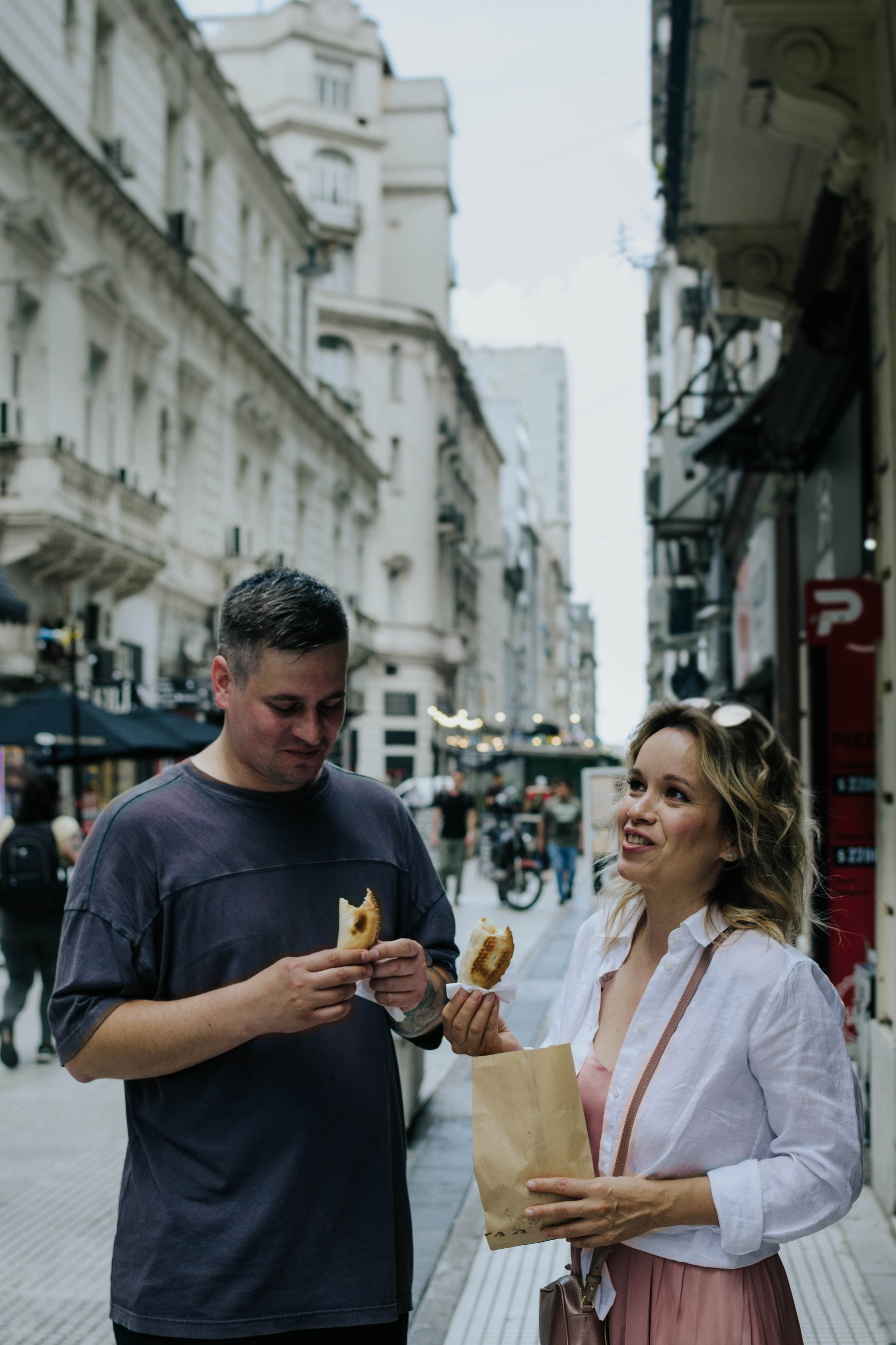 Te amo. Photographer @elmirkami in the city of Buenos Aires