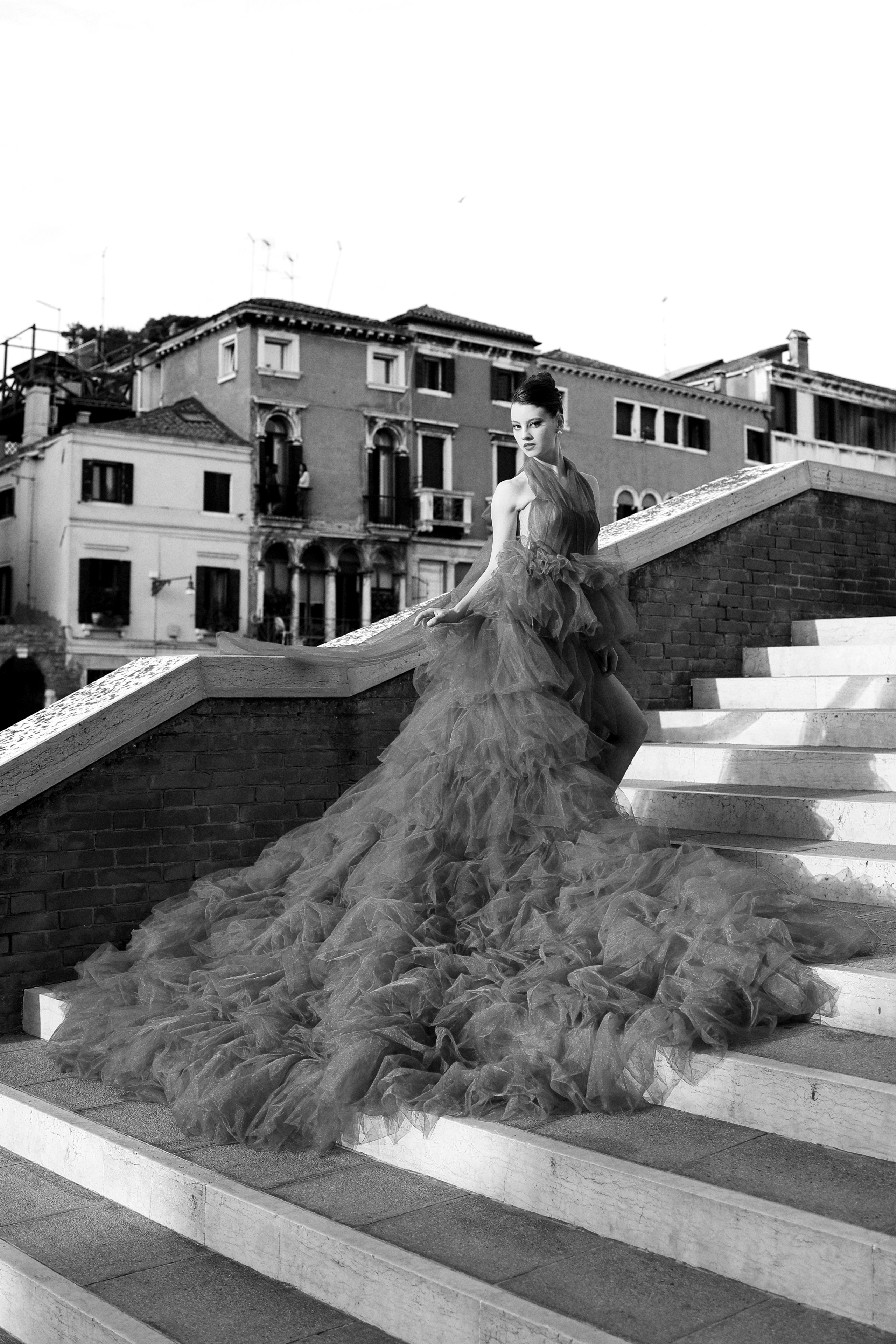 Rent dress plus photo shoot in Venice