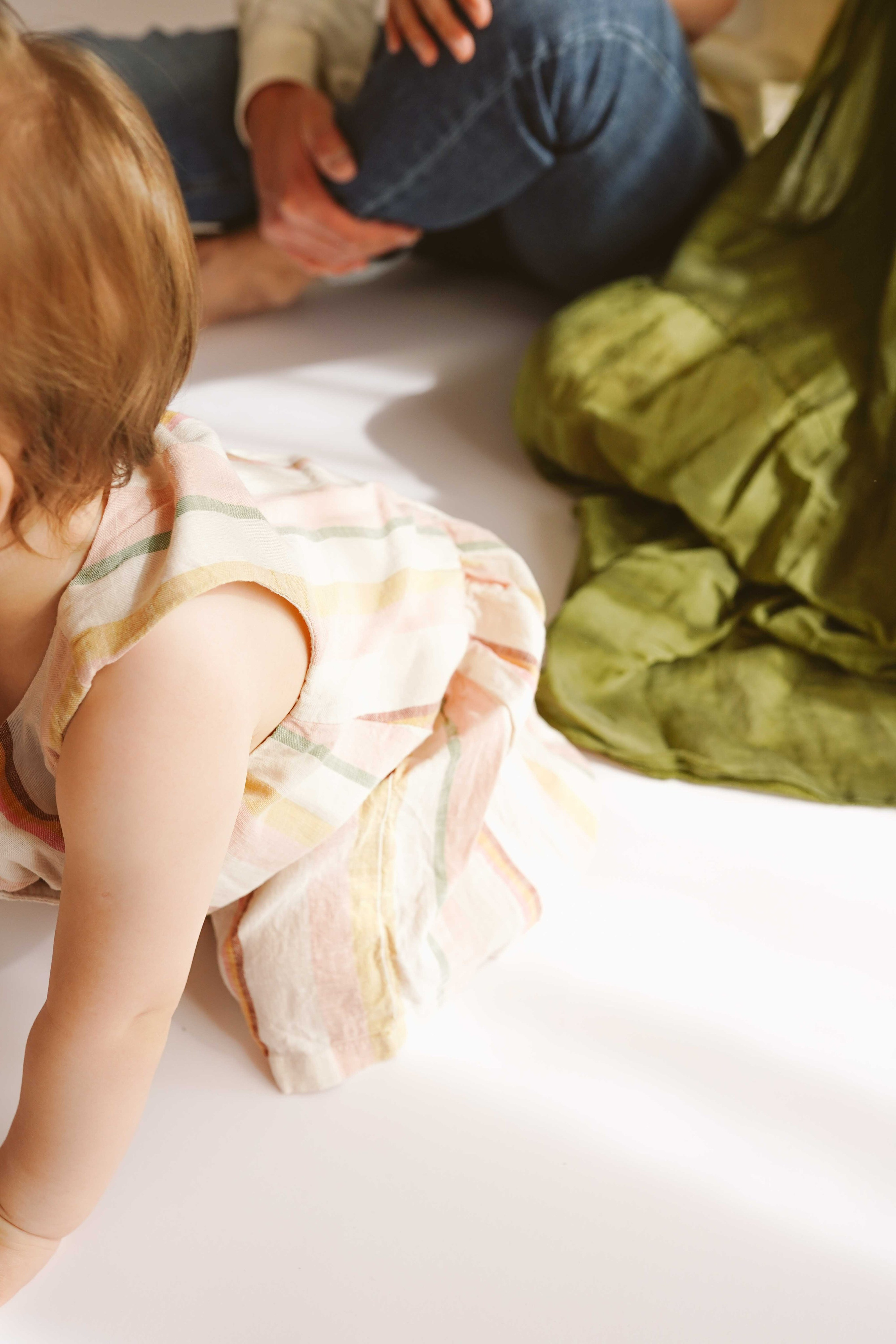 Aniversare. Madalina Beda- Artist vizual, fotograf, doula la nastere, consultant babywearing Brasov si in toata tara