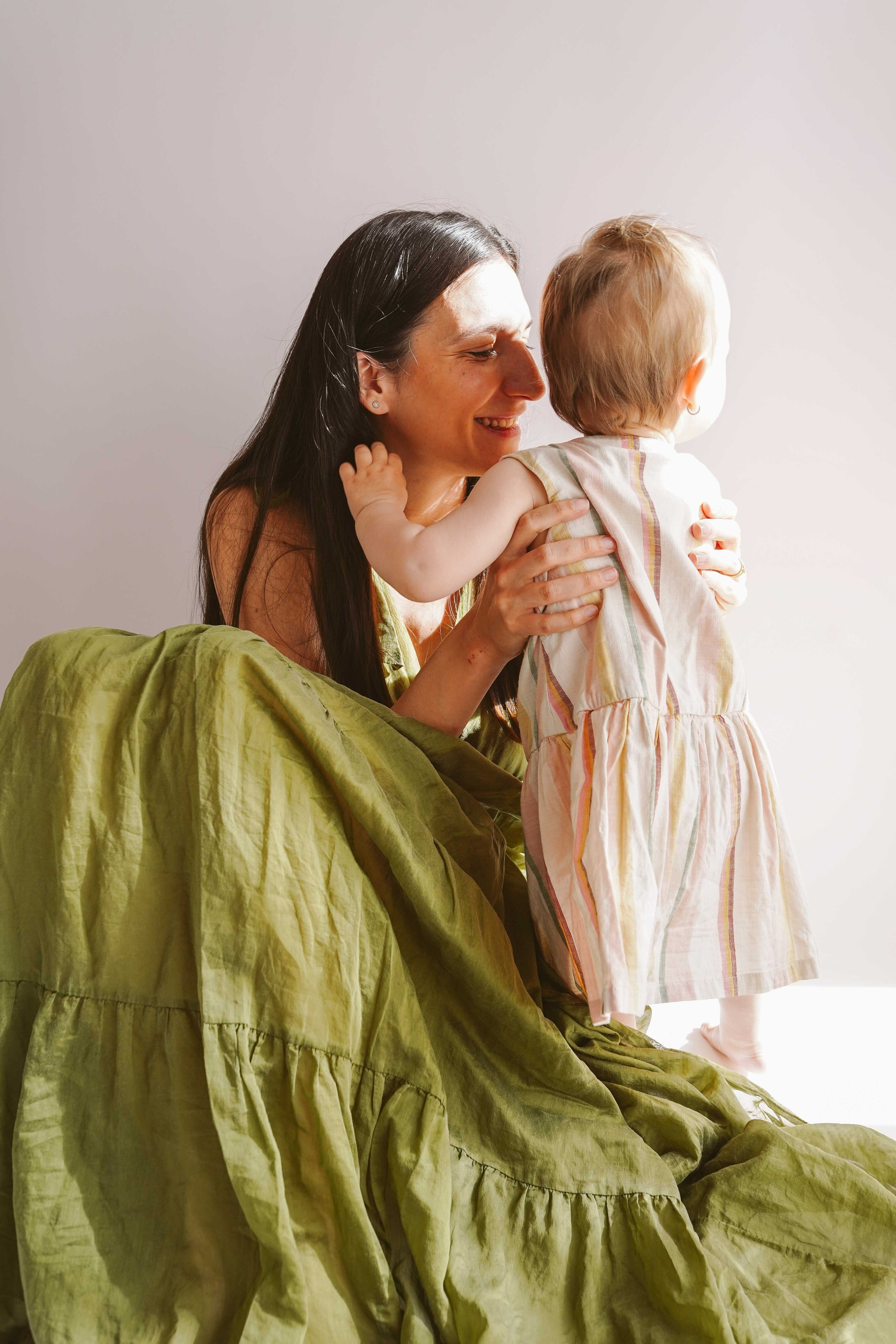 Aniversare. Madalina Beda- Artist vizual, fotograf, doula la nastere, consultant babywearing Brasov si in toata tara