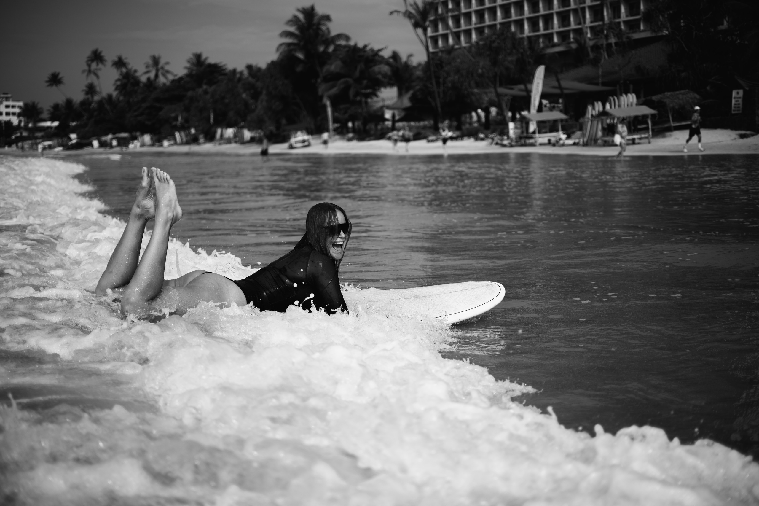Photoshoot with a surfboard | BW