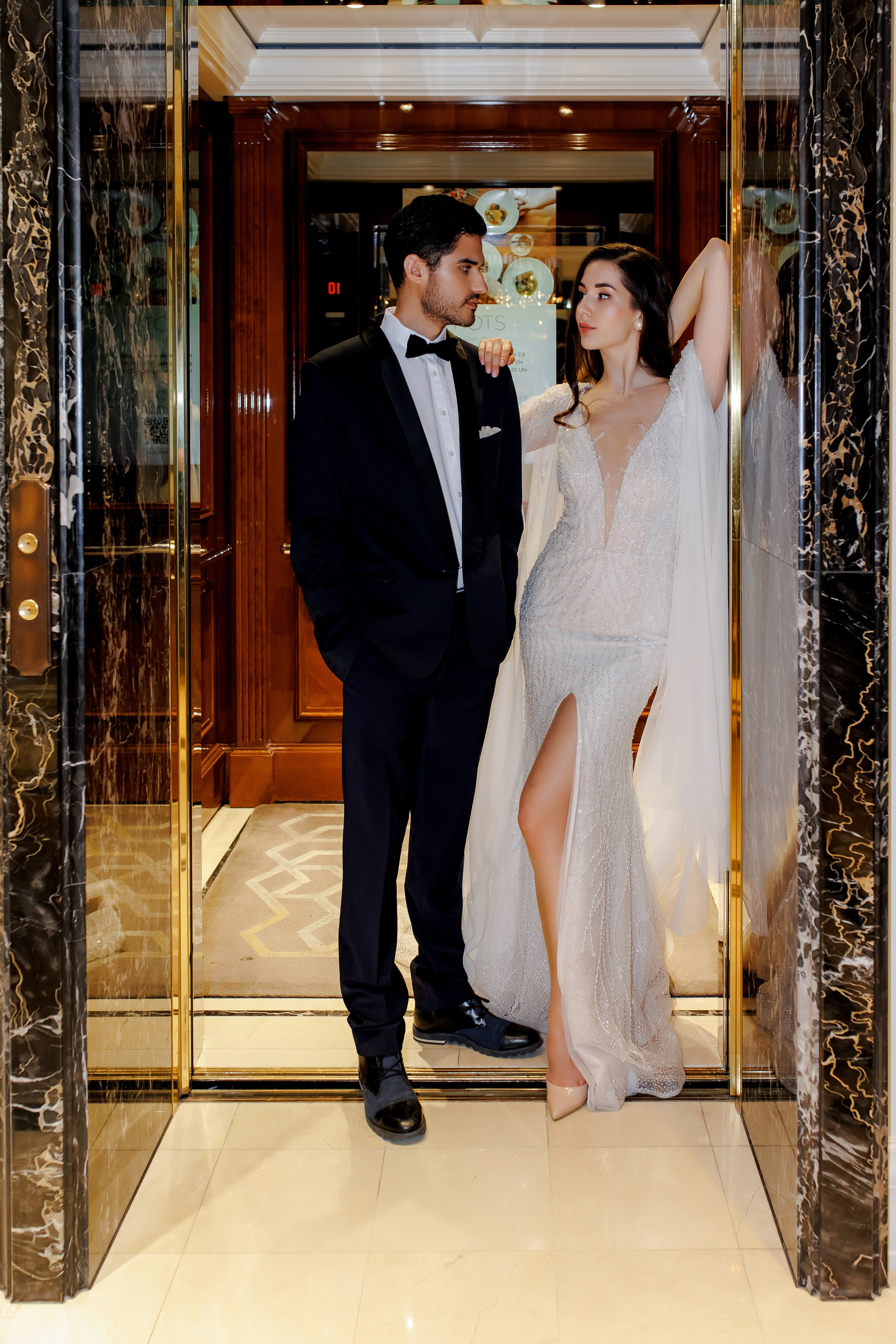 Getting Ready im Ritz Carlton Berlin: Ein zauberhafter Start in den Hochzeitstag. Hochzeitsfotografie in Berlin Nataliia Schütze