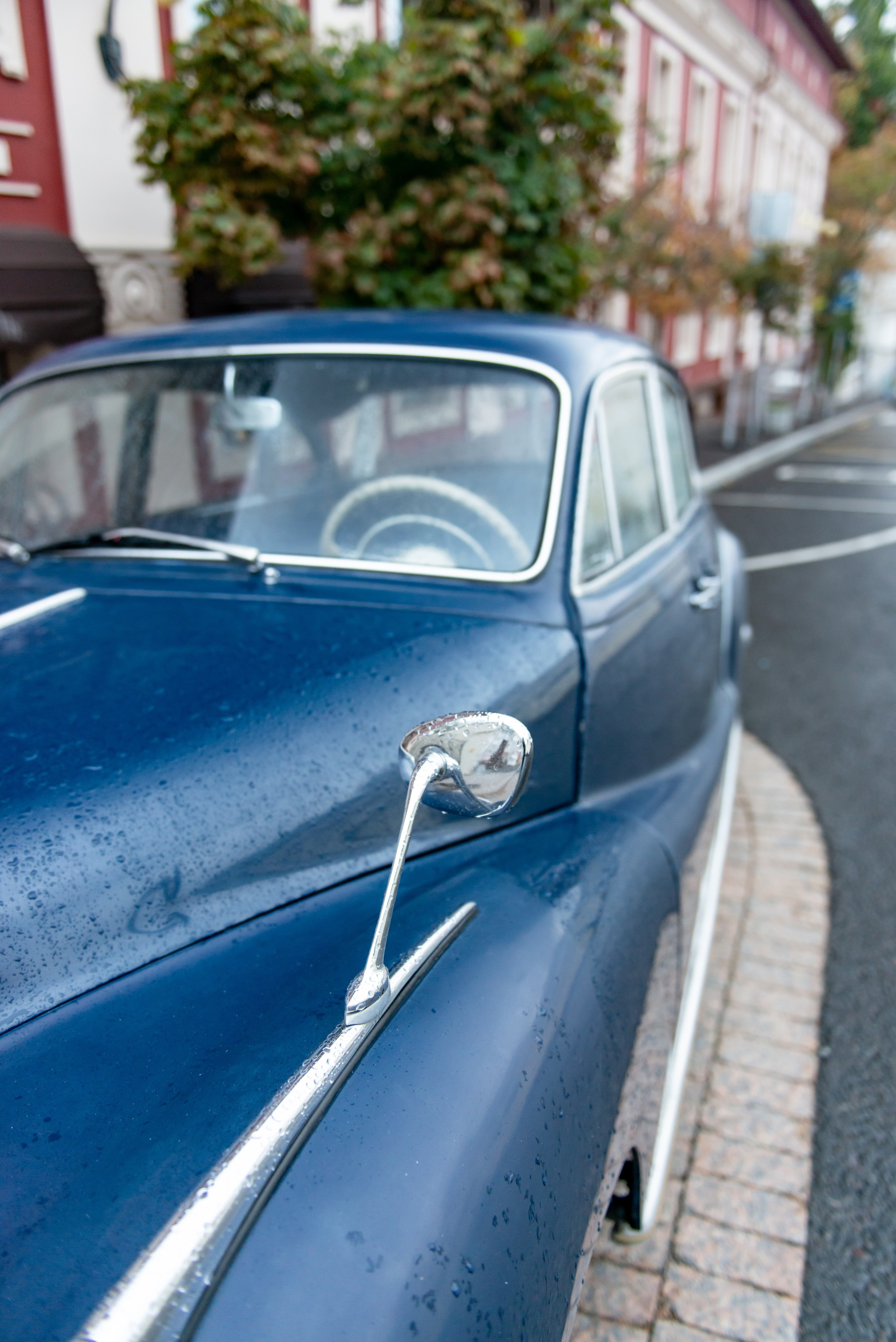 Красивая BMW 501 у ресторана Ноев Ковчег в Москве. ФОТОГРАФ МЕКСИКА КИНТАНА-РОО