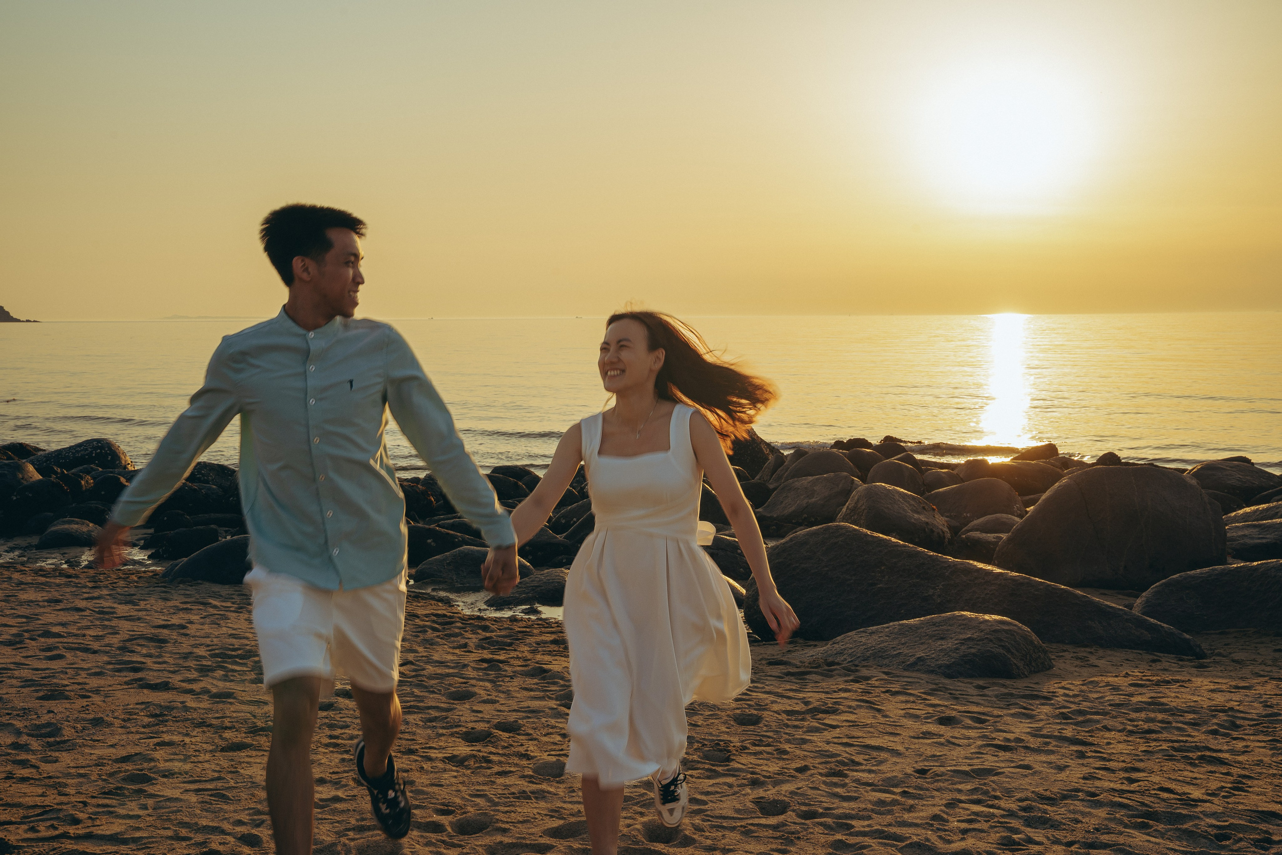 Fukuoka Couple Photoshoot: Roses, Totoro Forest & Sunset Love Story