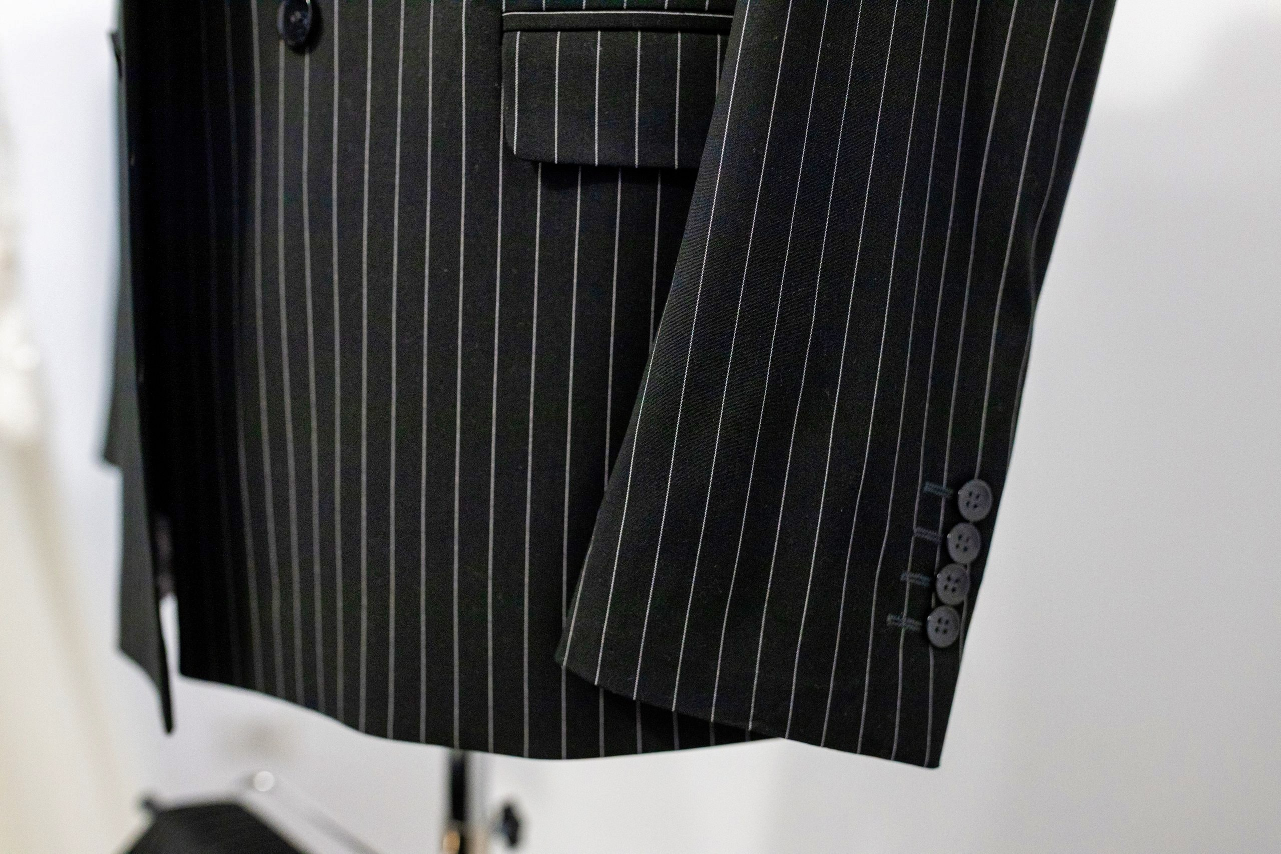 Fotograf nuntă Târgu Neamț – Samuel și Roxana, fotografie autentică realizată de AlinoFotoStudio 2. Fotograf nuntă Iași, Bacău, Suceava și Botoșani – Alin Chirilă surprinzând momente reale de nuntă 3. Fotografie de nuntă cu emoție și credință – AlinoFotoStudio, fotograf povestitor 4. Fotograf profesionist nuntă în Moldova – cadre naturale și pline de emoție 5. Alin Chirilă fotograf nuntă – poveste reală surprinsă prin fotografie 6. Fotograf nuntă cu stil documentar – momente autentice din ziua nunții Pregătiri mireasă acasă – fotografie naturală realizată de Alin Chirilă fotograf nuntă 8. Detalii din ziua nunții – fotograf nuntă Iași și Botoșani, AlinoFotoStudio 9. Emoții din dimineața nunții – fotograf profesionist Moldova 10. Cadre autentice din pregătiri – fotograf nuntă Suceava și Bacău Ceremonie religioasă nuntă – moment emoționant surprins de fotograf Alin Chirilă 12. Nuntă cu valori creștine – fotografie din biserică realizată cu discreție 13. Rugăciune și emoție în ziua nunții – fotograf nuntă Târgu Neamț 14. Legământ în fața lui Dumnezeu – fotografie de nuntă autentică 15. Fotograf nuntă biserică – momente sincere și pline de semnificație Petrecere de nuntă – cadre naturale realizate de AlinoFotoStudio 17. Bucurie și dans la nuntă – fotograf nuntă Iași și împrejurimi 18. Momente autentice de la restaurant – fotograf nuntă Bacău Suceava 19. Atmosferă de nuntă surprinsă discret – Alin Chirilă fotograf -AlinoFotoStudio – fotograf nuntă cu abordare naturală și emoțională 21. Alin Chirilă fotograf – povestitor prin fotografie de nuntă 22. Fotograf nuntă în Moldova – stil documentar și autentic 23. Fotografie de nuntă sinceră și elegantă – AlinoFotoStudio- Fotograf nuntă Iași Bacău Suceava Botoșani – Alin Chirilă AlinoFotoStudio 26. Fotograf nuntă Târgu Neamț și Moldova – fotografie profesională de eveniment 27. Fotograf nuntă cu valori creștine și stil documentar – AlinoFotoStudio - Alin Chirilă – AlinoFotoStudio Fotograf nuntă Iași • Bacău • Suceava • Botoșani - Samuel & Roxana, Târgu Neamț -Momente reale, trăite sincer și păstrate pentru totdeauna.