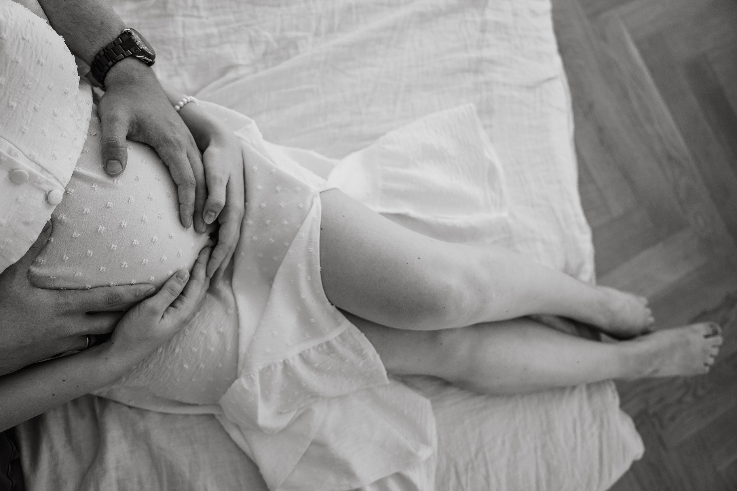 Cozy Maternity Photography at Home – Soft & Emotional Motherhood Moments. Alisa Tant — Family and newborn photographer Bucks County, Montgomery county, Philadelphia, NJ