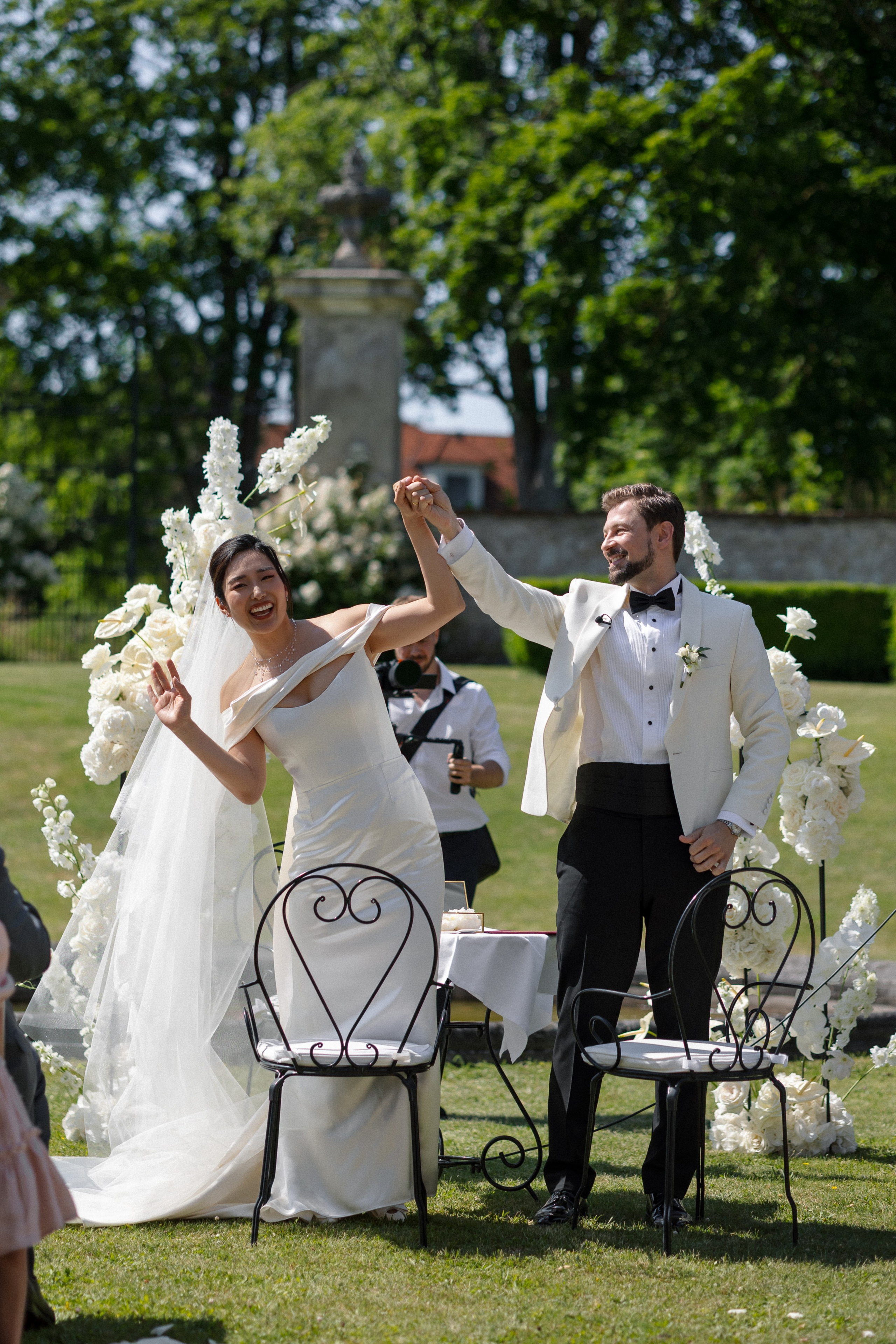 Susan & George · Wedding at Schloss Walpersdorf. Raw Studio: Capturing Elegant weddings accross Europe