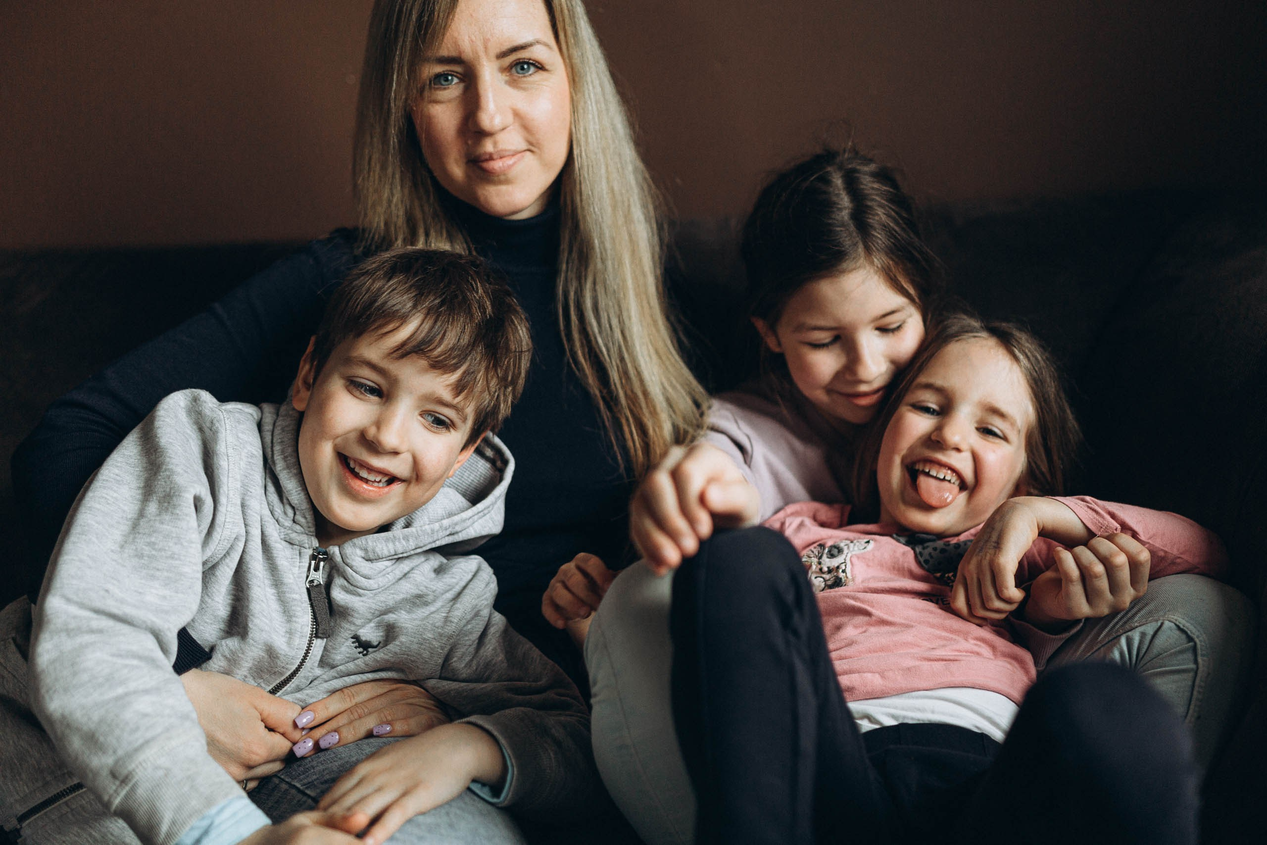 ĪPAŠI DZĪVAS UN SIRSNĪGAS ĢIMENES BILDES