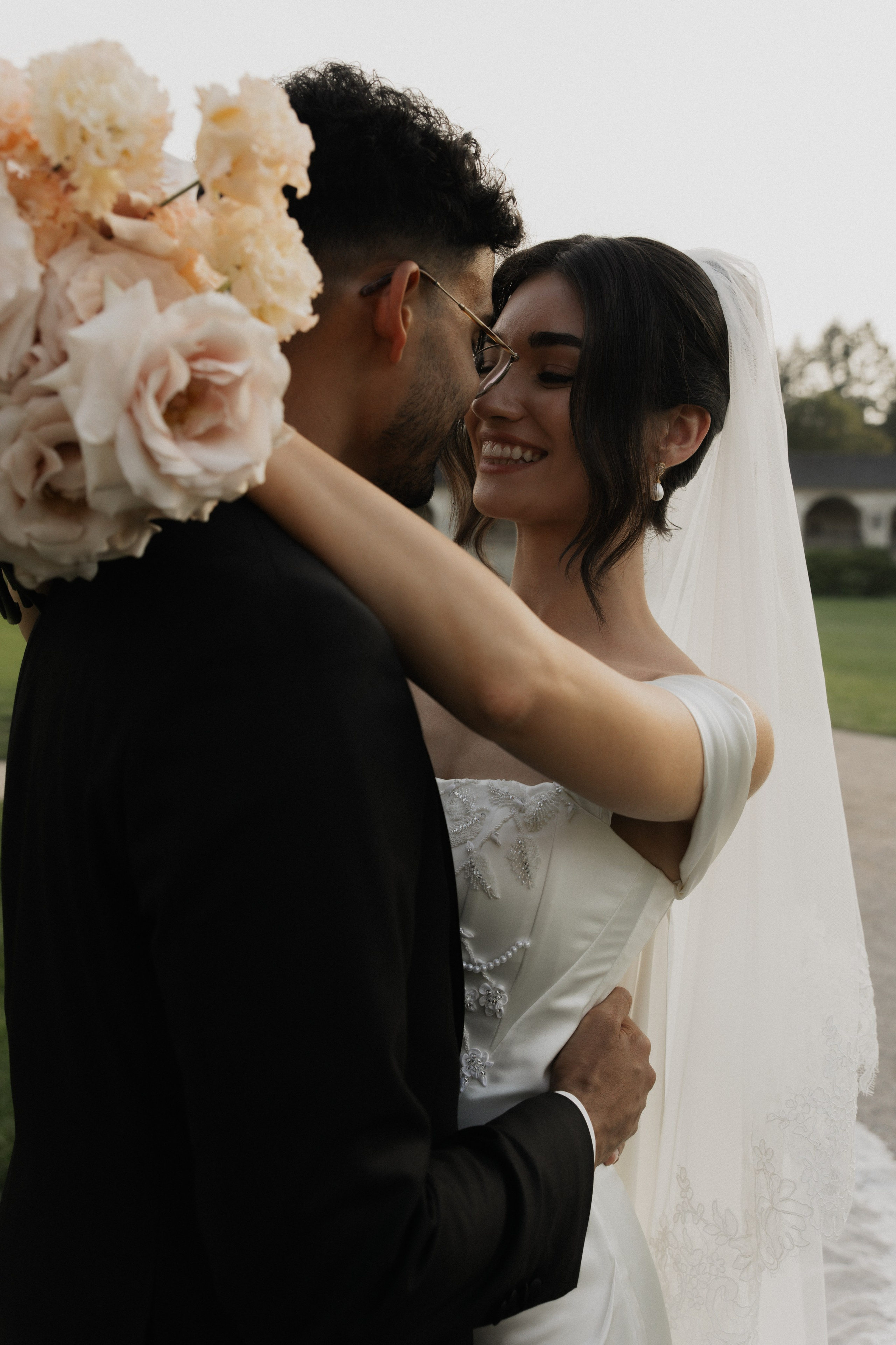 Elegant Castle Wedding in Austria | Alwin & Ruth’s Fairytale Celebration. Wedding photographer and videographer based in Timisoara, Romania