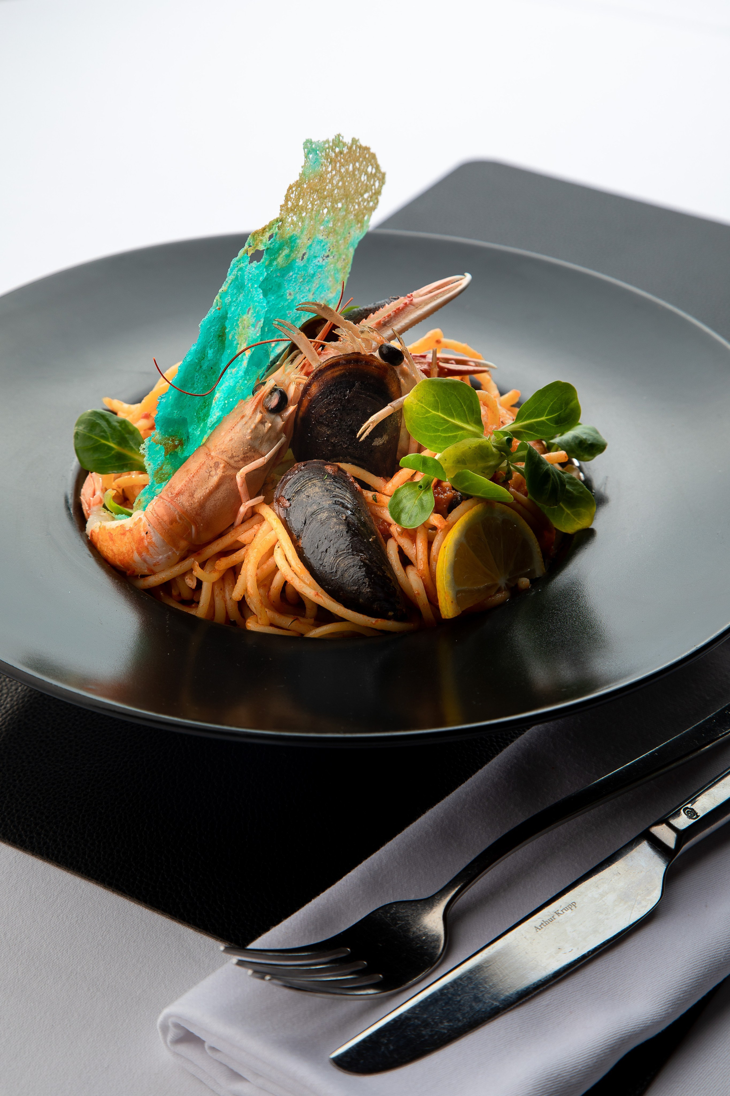 Fotografiranje Interierja. Fotografinja in videografinja Mariia Bortiakova iz Slovenije: fotografiranje dogodkov, portretov in snemanje videov po vsej Sloveniji