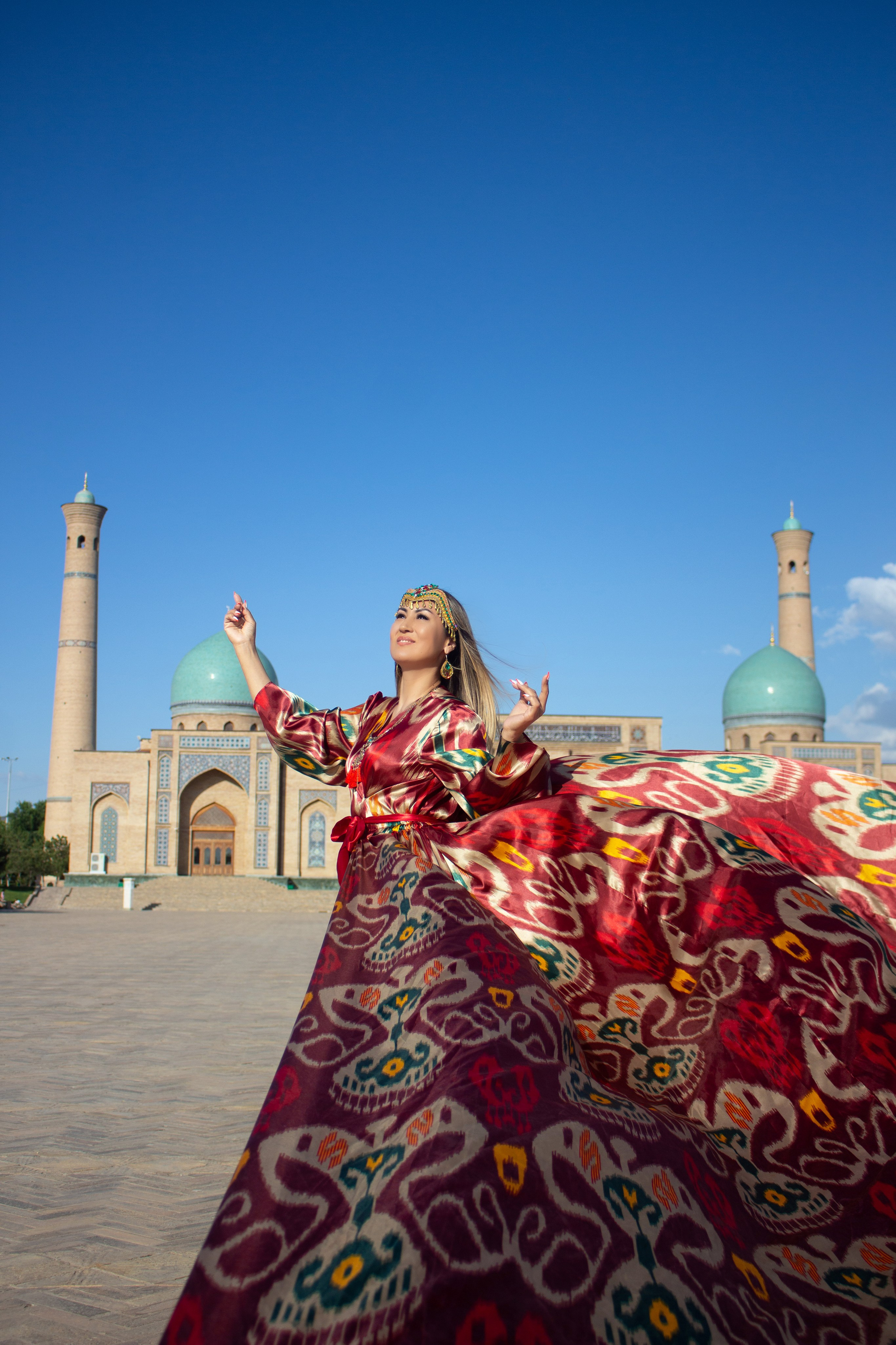 Красная расцветка. Женский и семейный фотограф в Ташкенте