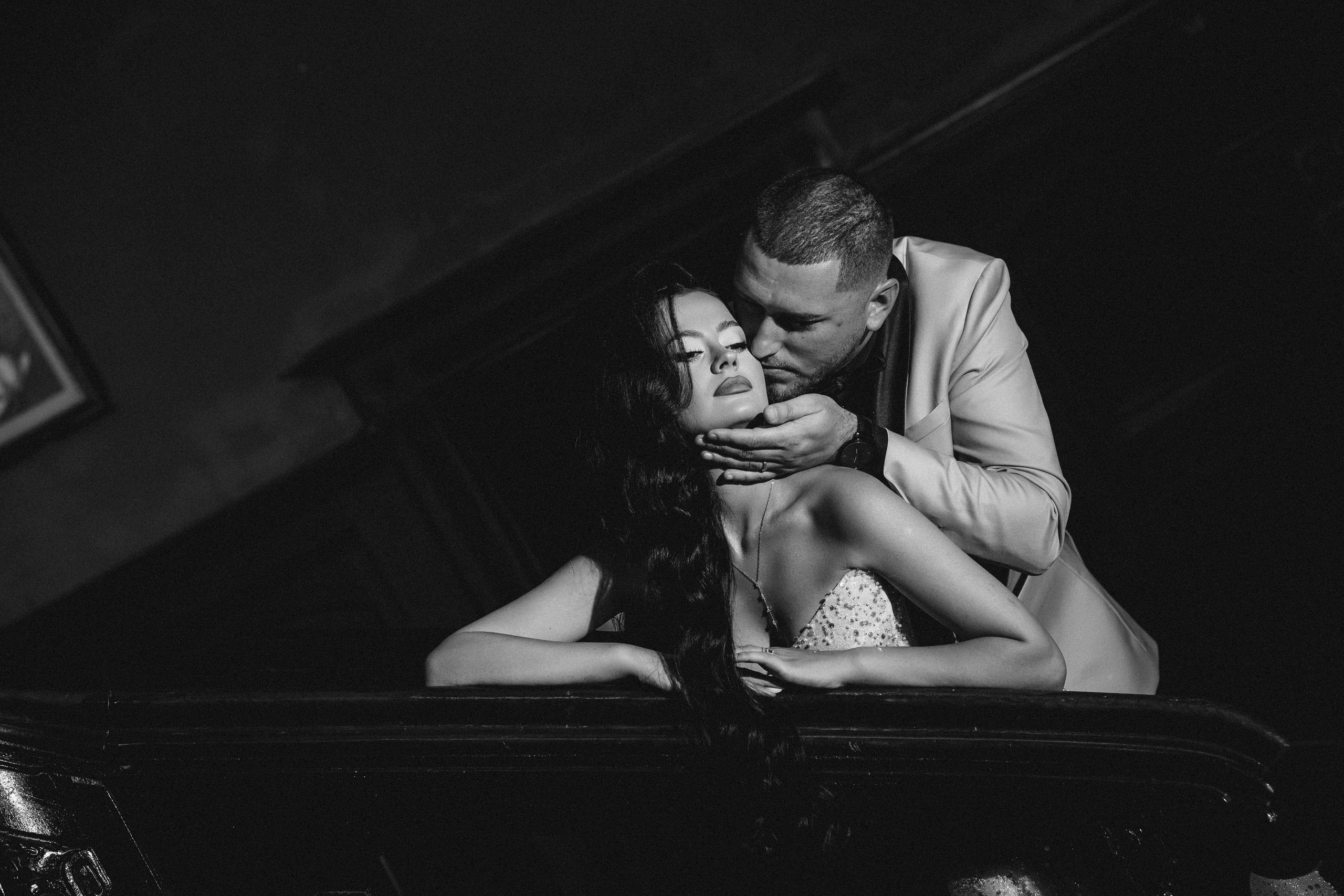 Catalina & Remus. Raw Studio. Fotograful tau de nunta!