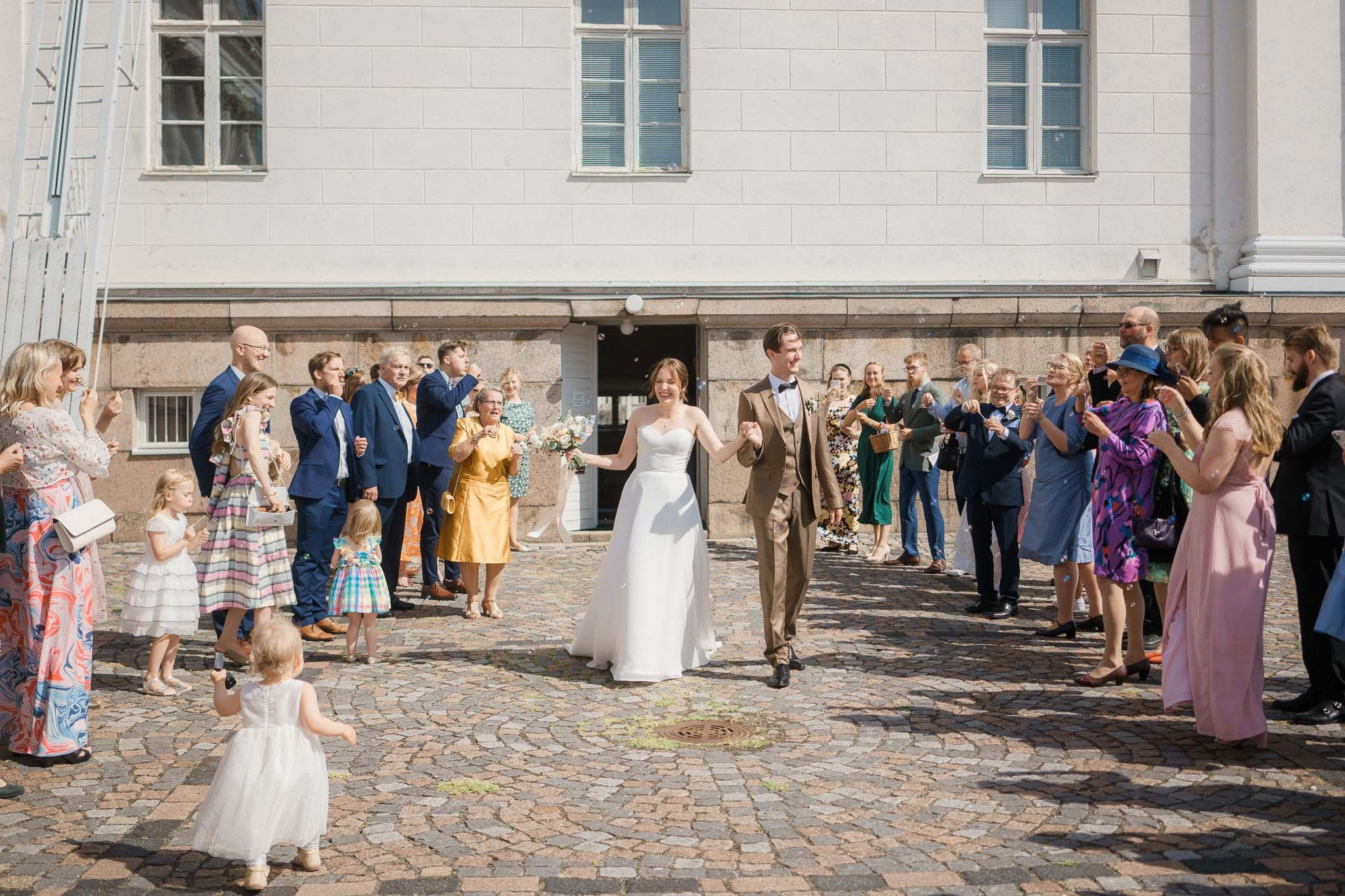 Häävalokuvaaja Helsingissä – Studiohappymoment | Romanttisia hetkiä