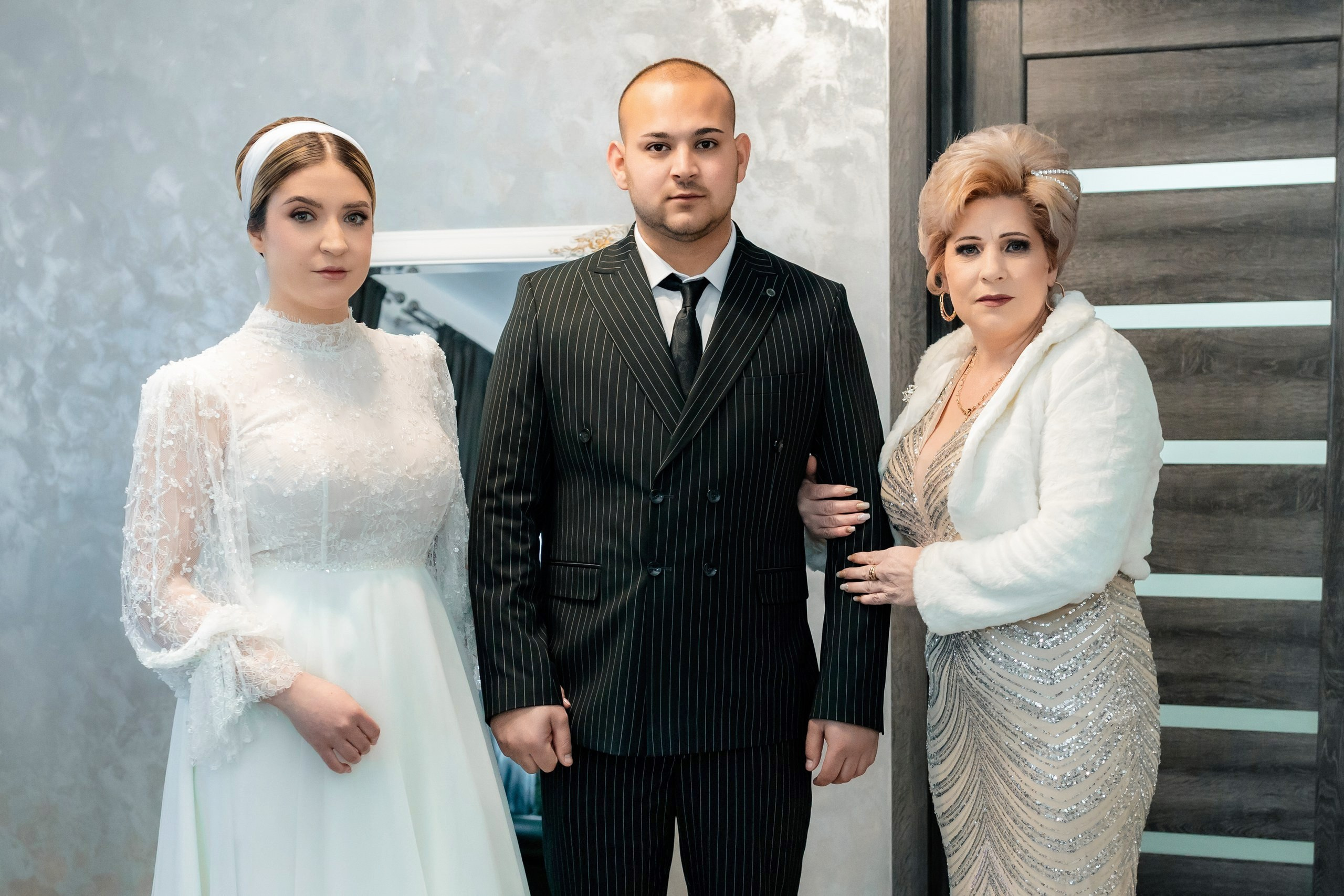 Fotograf nuntă Târgu Neamț – Samuel și Roxana, fotografie autentică realizată de AlinoFotoStudio 2. Fotograf nuntă Iași, Bacău, Suceava și Botoșani – Alin Chirilă surprinzând momente reale de nuntă 3. Fotografie de nuntă cu emoție și credință – AlinoFotoStudio, fotograf povestitor 4. Fotograf profesionist nuntă în Moldova – cadre naturale și pline de emoție 5. Alin Chirilă fotograf nuntă – poveste reală surprinsă prin fotografie 6. Fotograf nuntă cu stil documentar – momente autentice din ziua nunții Pregătiri mireasă acasă – fotografie naturală realizată de Alin Chirilă fotograf nuntă 8. Detalii din ziua nunții – fotograf nuntă Iași și Botoșani, AlinoFotoStudio 9. Emoții din dimineața nunții – fotograf profesionist Moldova 10. Cadre autentice din pregătiri – fotograf nuntă Suceava și Bacău Ceremonie religioasă nuntă – moment emoționant surprins de fotograf Alin Chirilă 12. Nuntă cu valori creștine – fotografie din biserică realizată cu discreție 13. Rugăciune și emoție în ziua nunții – fotograf nuntă Târgu Neamț 14. Legământ în fața lui Dumnezeu – fotografie de nuntă autentică 15. Fotograf nuntă biserică – momente sincere și pline de semnificație Petrecere de nuntă – cadre naturale realizate de AlinoFotoStudio 17. Bucurie și dans la nuntă – fotograf nuntă Iași și împrejurimi 18. Momente autentice de la restaurant – fotograf nuntă Bacău Suceava 19. Atmosferă de nuntă surprinsă discret – Alin Chirilă fotograf -AlinoFotoStudio – fotograf nuntă cu abordare naturală și emoțională 21. Alin Chirilă fotograf – povestitor prin fotografie de nuntă 22. Fotograf nuntă în Moldova – stil documentar și autentic 23. Fotografie de nuntă sinceră și elegantă – AlinoFotoStudio- Fotograf nuntă Iași Bacău Suceava Botoșani – Alin Chirilă AlinoFotoStudio 26. Fotograf nuntă Târgu Neamț și Moldova – fotografie profesională de eveniment 27. Fotograf nuntă cu valori creștine și stil documentar – AlinoFotoStudio - Alin Chirilă – AlinoFotoStudio Fotograf nuntă Iași • Bacău • Suceava • Botoșani - Samuel & Roxana, Târgu Neamț -Momente reale, trăite sincer și păstrate pentru totdeauna.