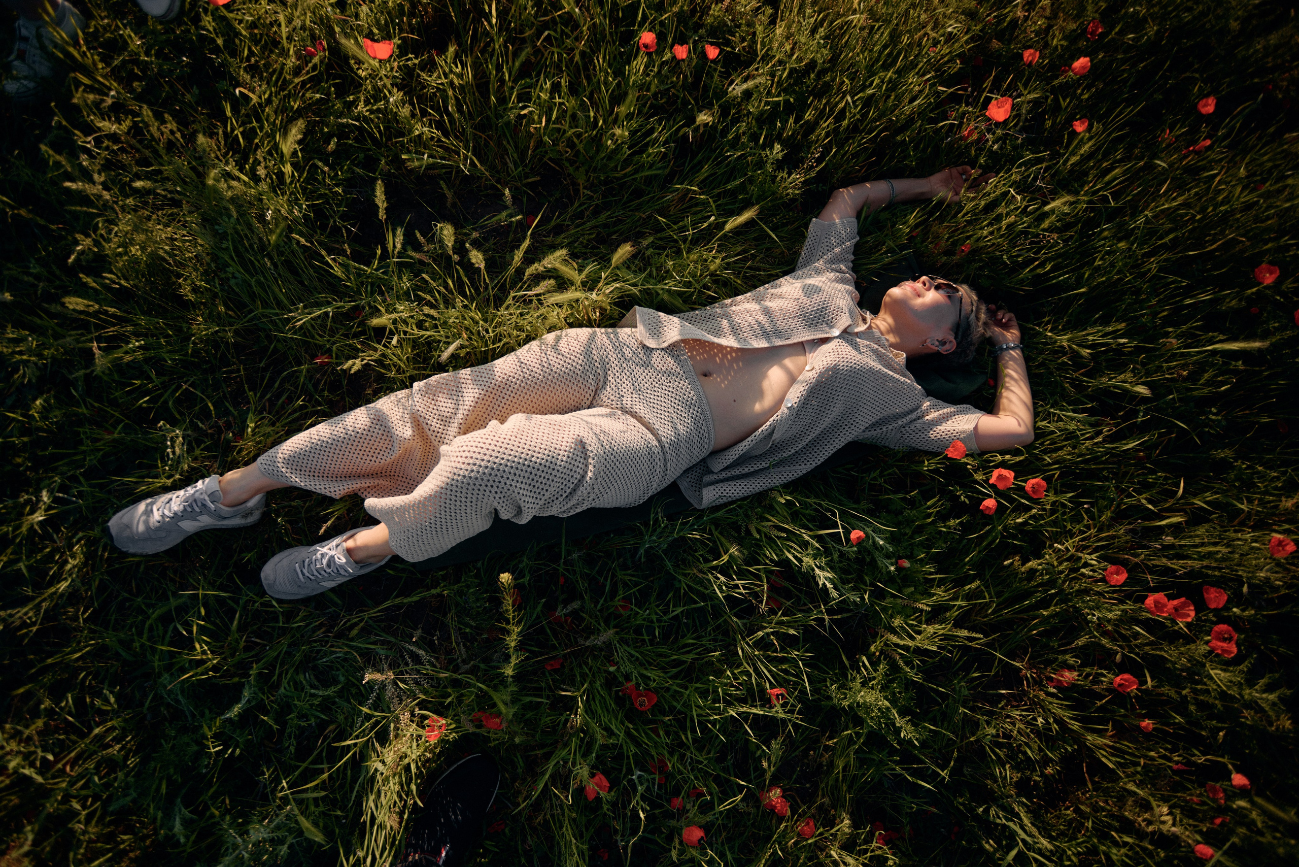 Юлька в маках. Валерия Вартанова. Фотограф