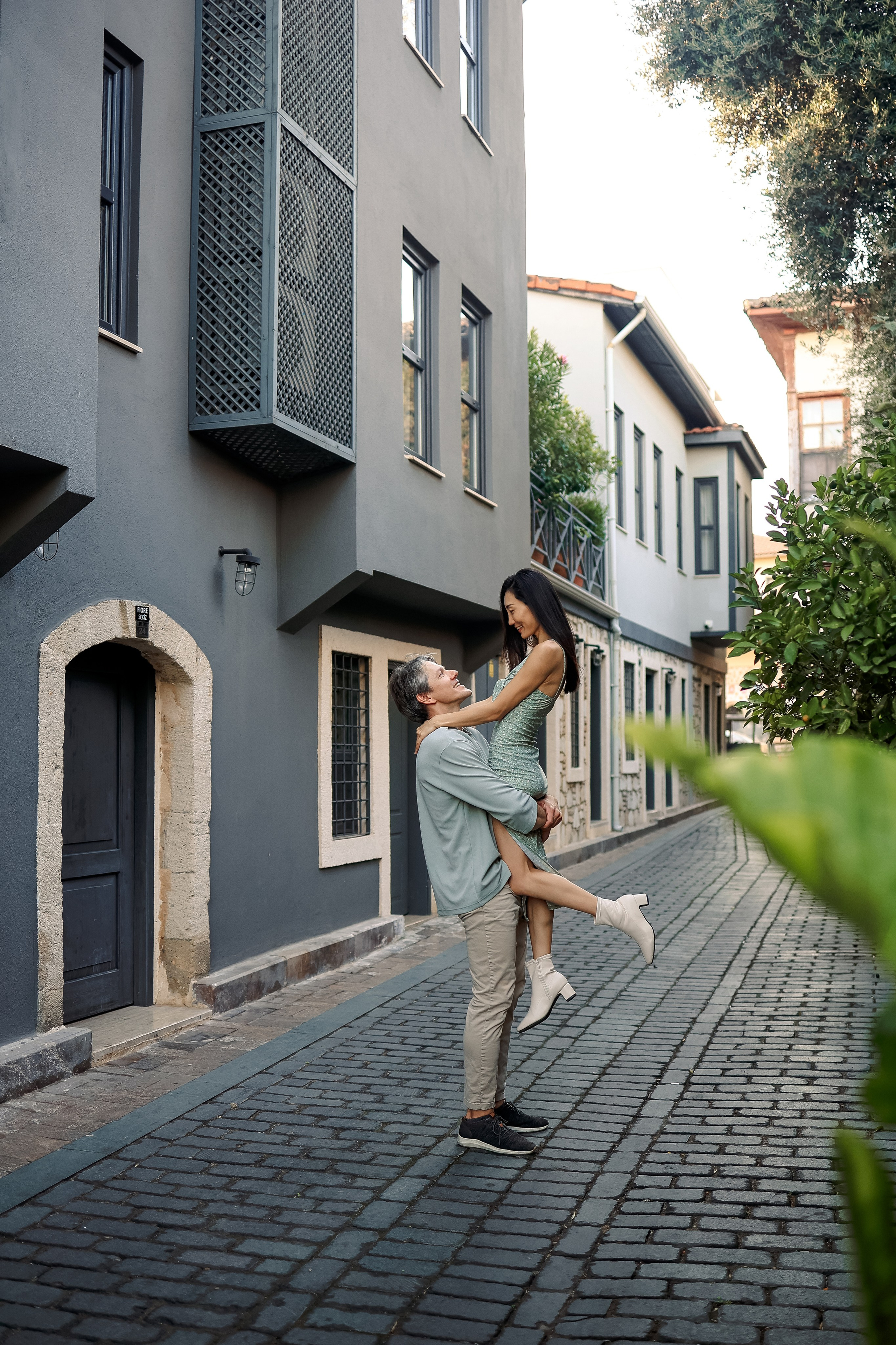 Photoshooting in old town of Antalya. Photographer in Turkey, Antalya, Kemer, Belek, Side, Kas, Fethiye