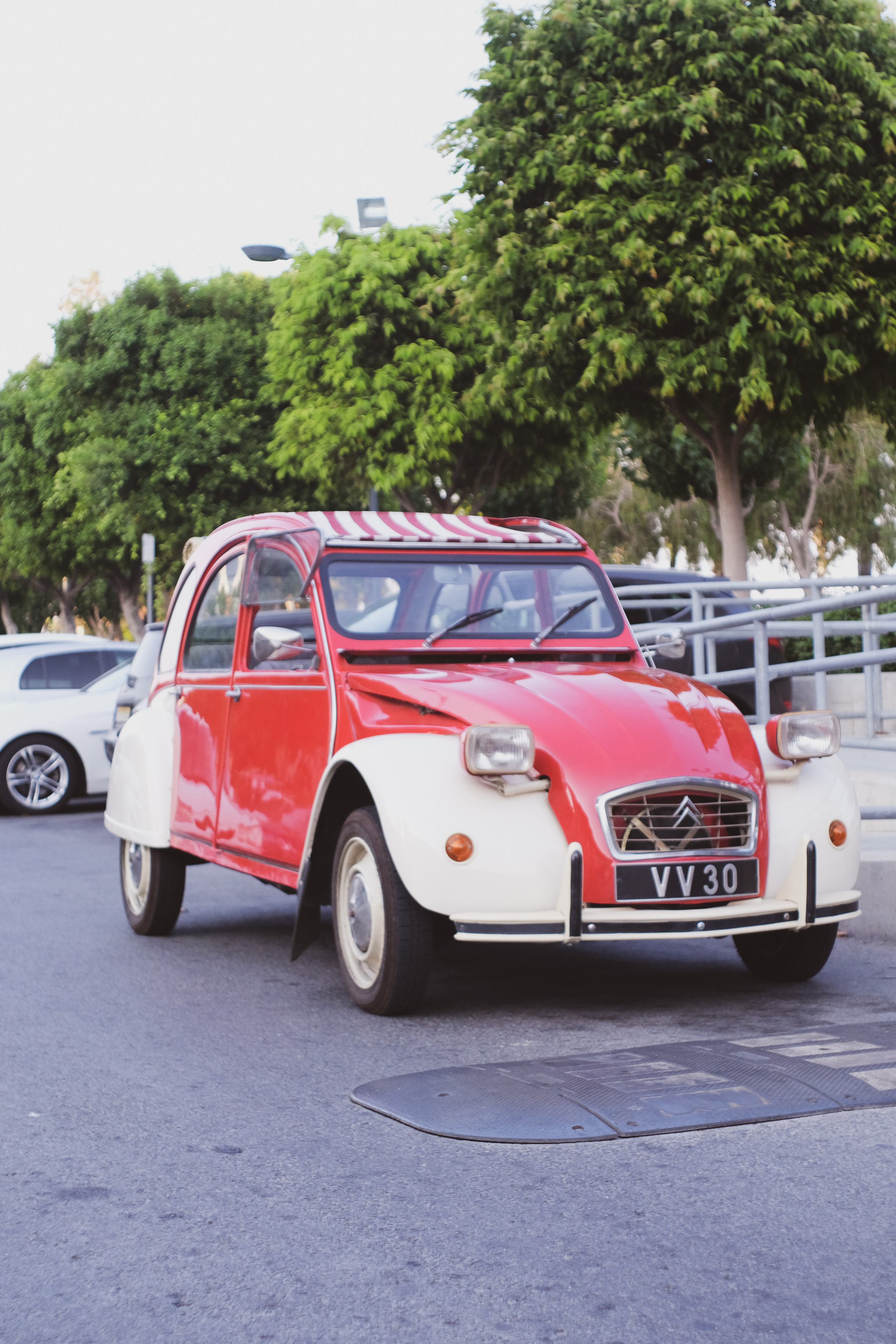Citroën 2CV6 | Vintage Car Citroën 2CV6 | Limassol | Cyprus | FUJIFILM XPRO-3 MIR-1 37MM F2.8