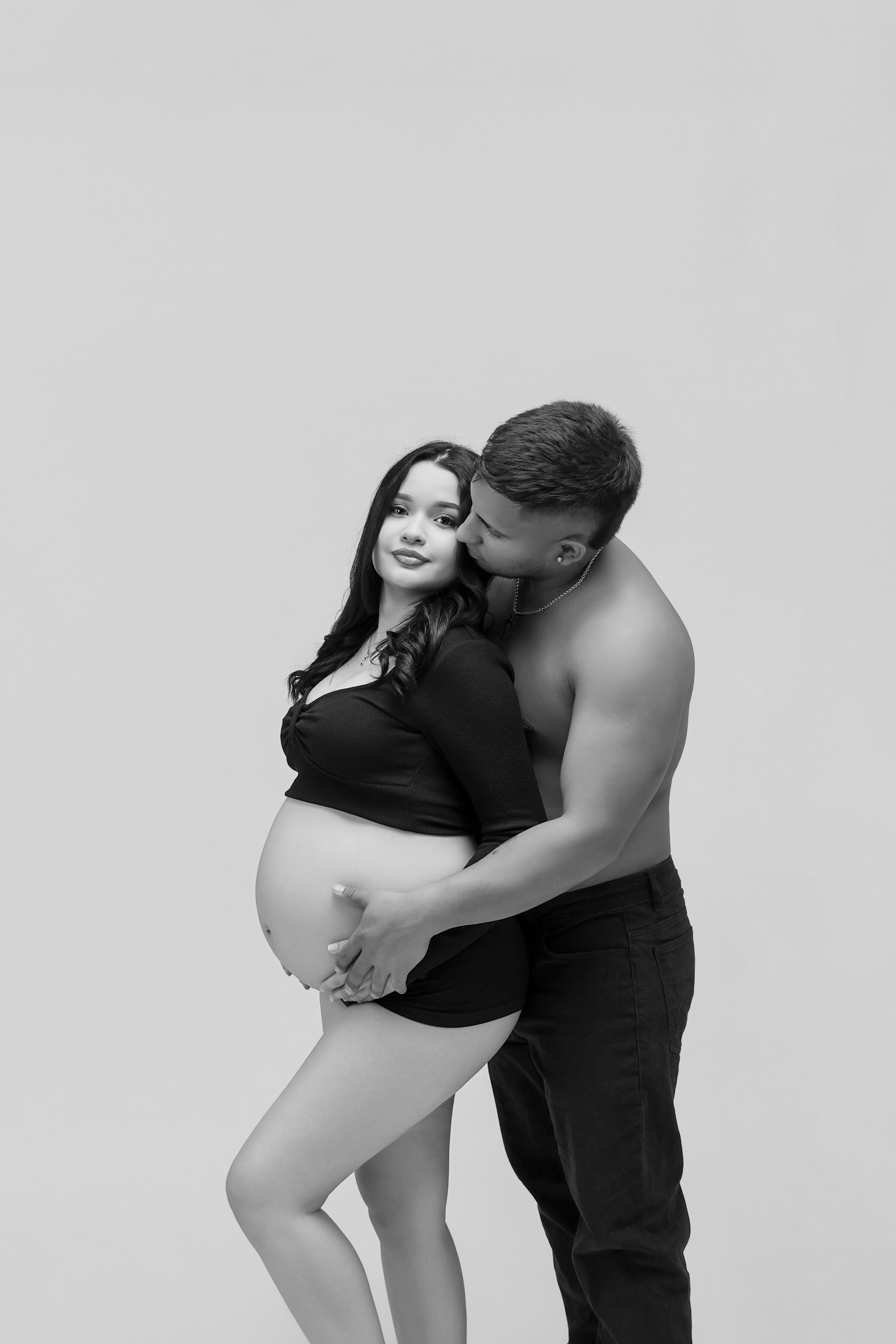 Nueva Sesión Embarazo En Estudio. Fotografía de Eventos, Embarazo y Familiar en Pirineos