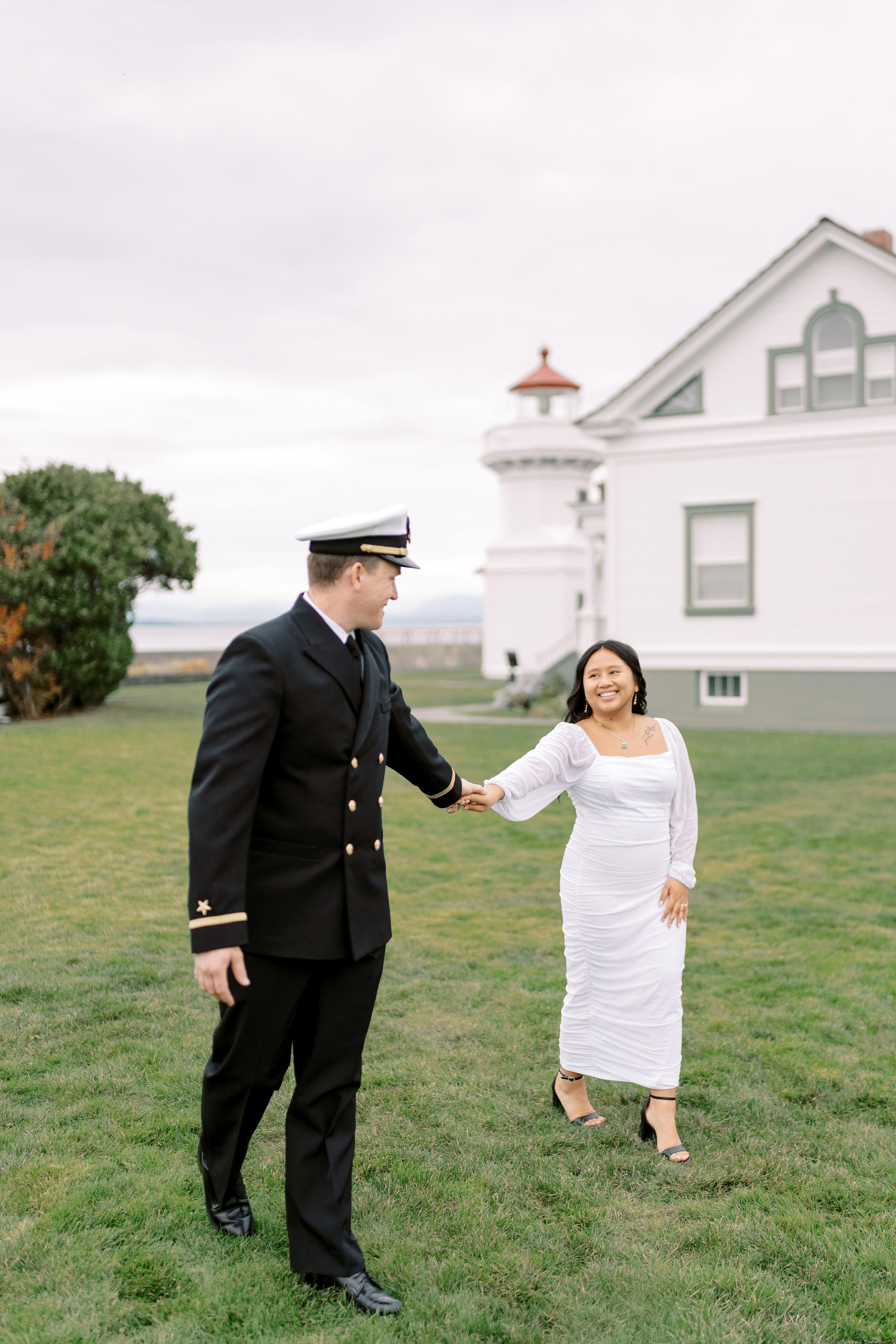 Engagement photoshoot. Dayana & Dag. Mukilteo ligthhouse. November 2024. EVAN ARISTOV WEDDING PHOTOGRAPHY — Seattle Wedding Photographer