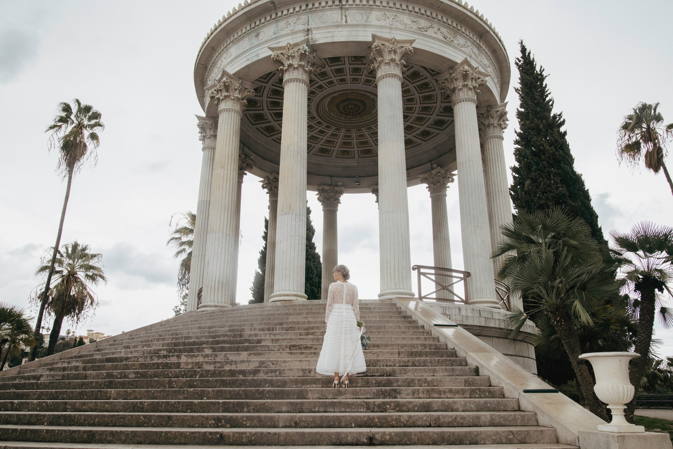 La séance photo de mariage sur la Côte d’Azur. Photographe sur Cote d’Azur. Portraits de familles, couples, enfants, événements