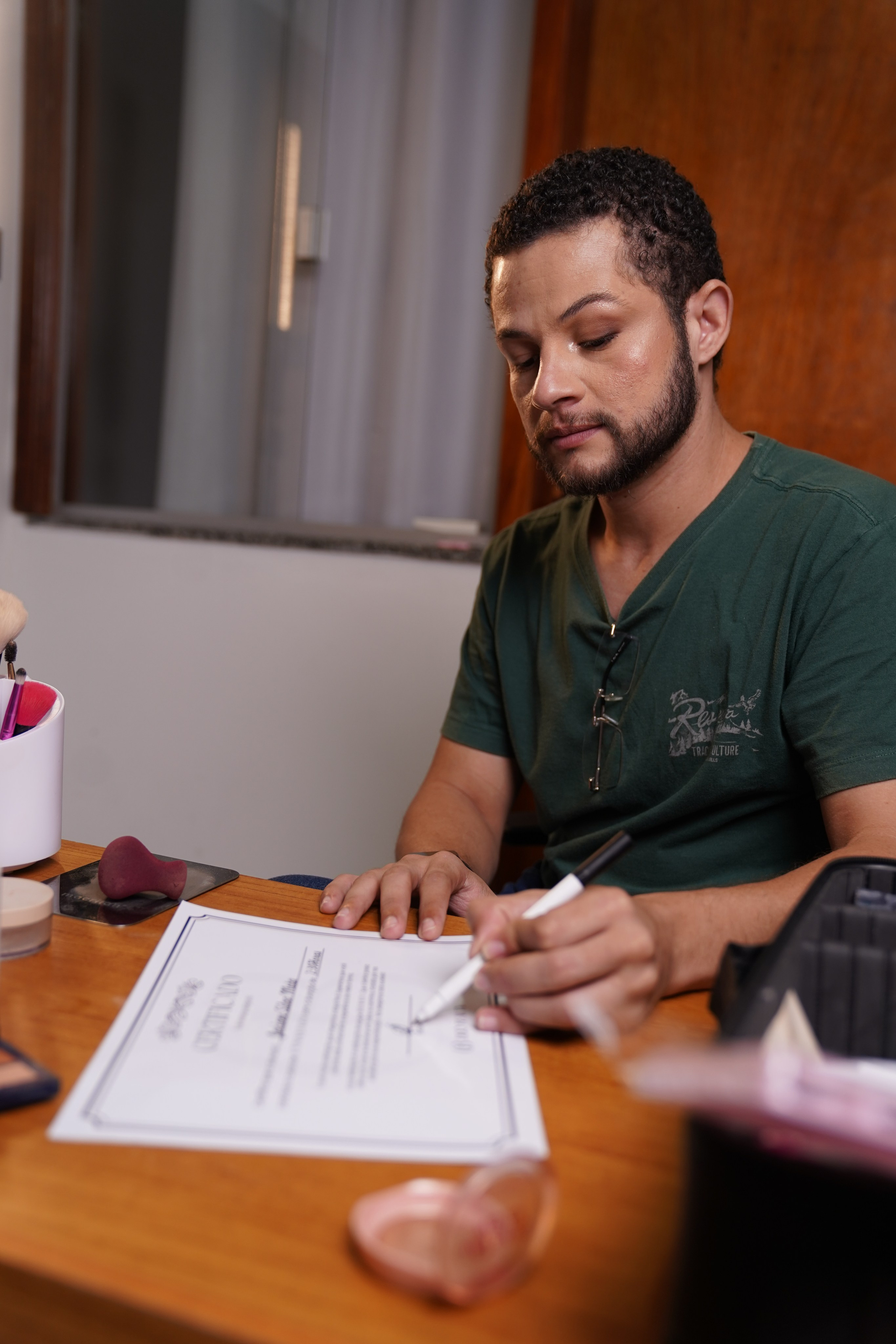 Institucionais. Início