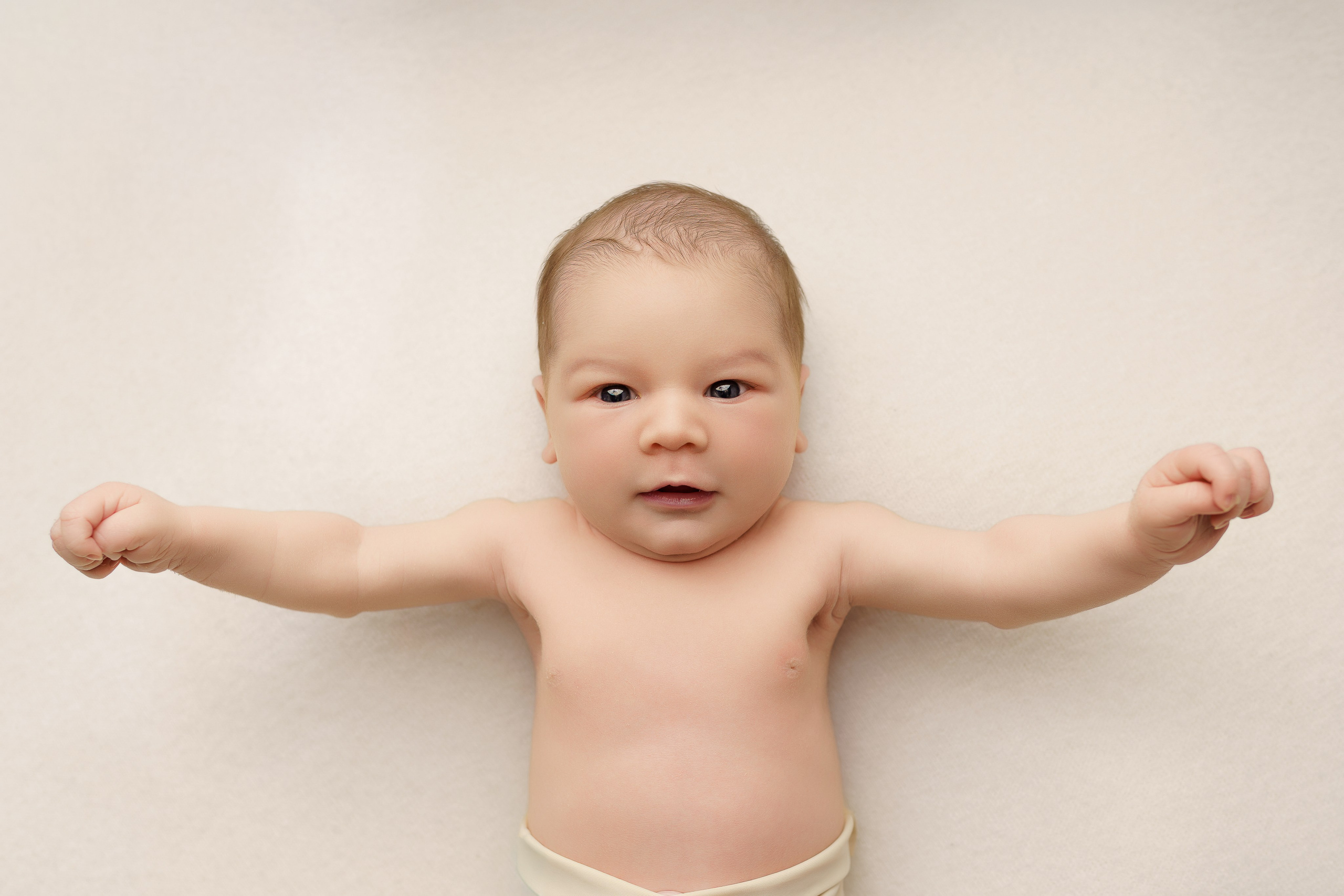 Esu Aleksandra naujagimių ir kudikių fotografė iš Vilniaus