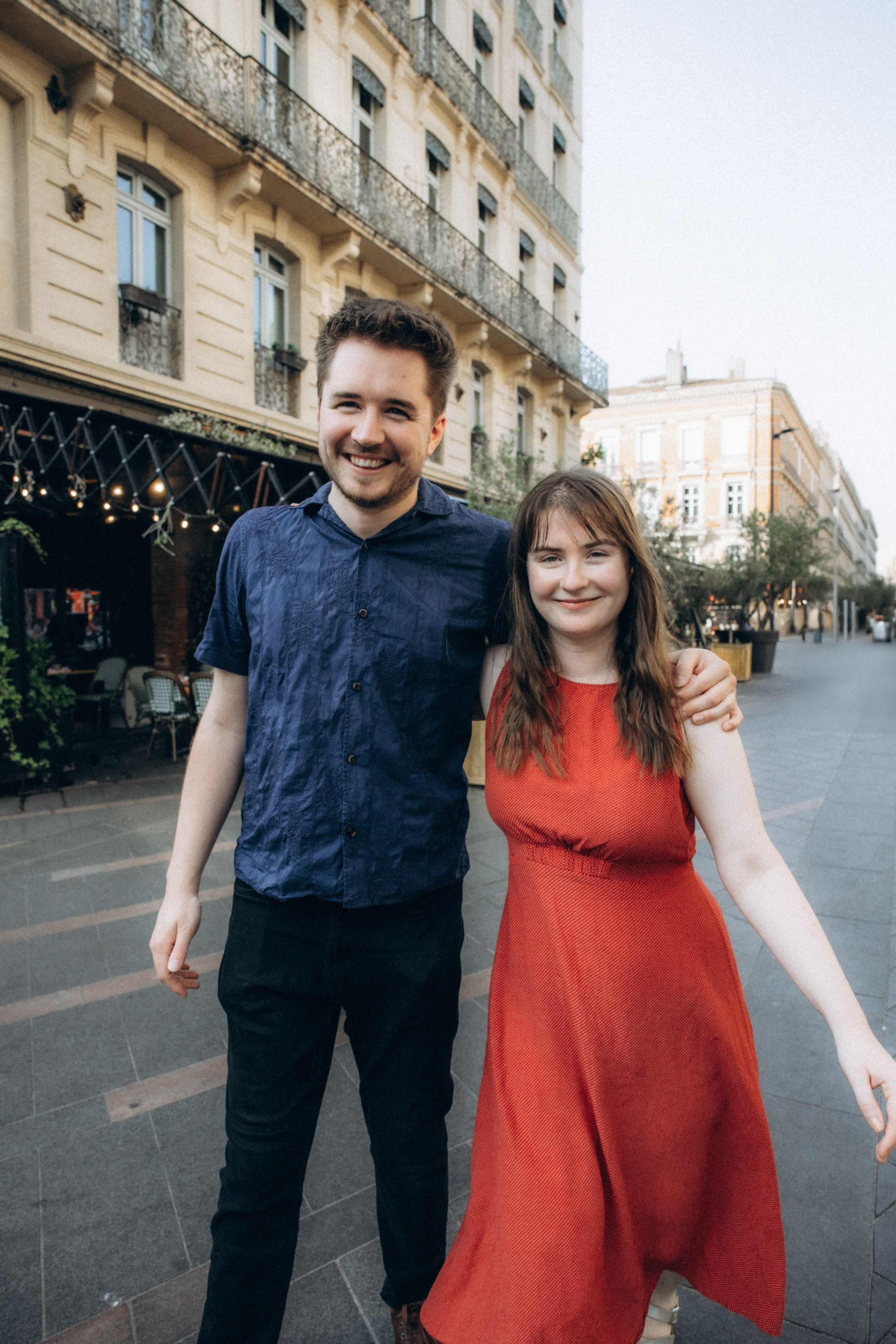 Surprise proposal photoshoot in Toulouse: romantic moment to remember. Eugénie Smirnova — your photographer in Toulouse and southwest France