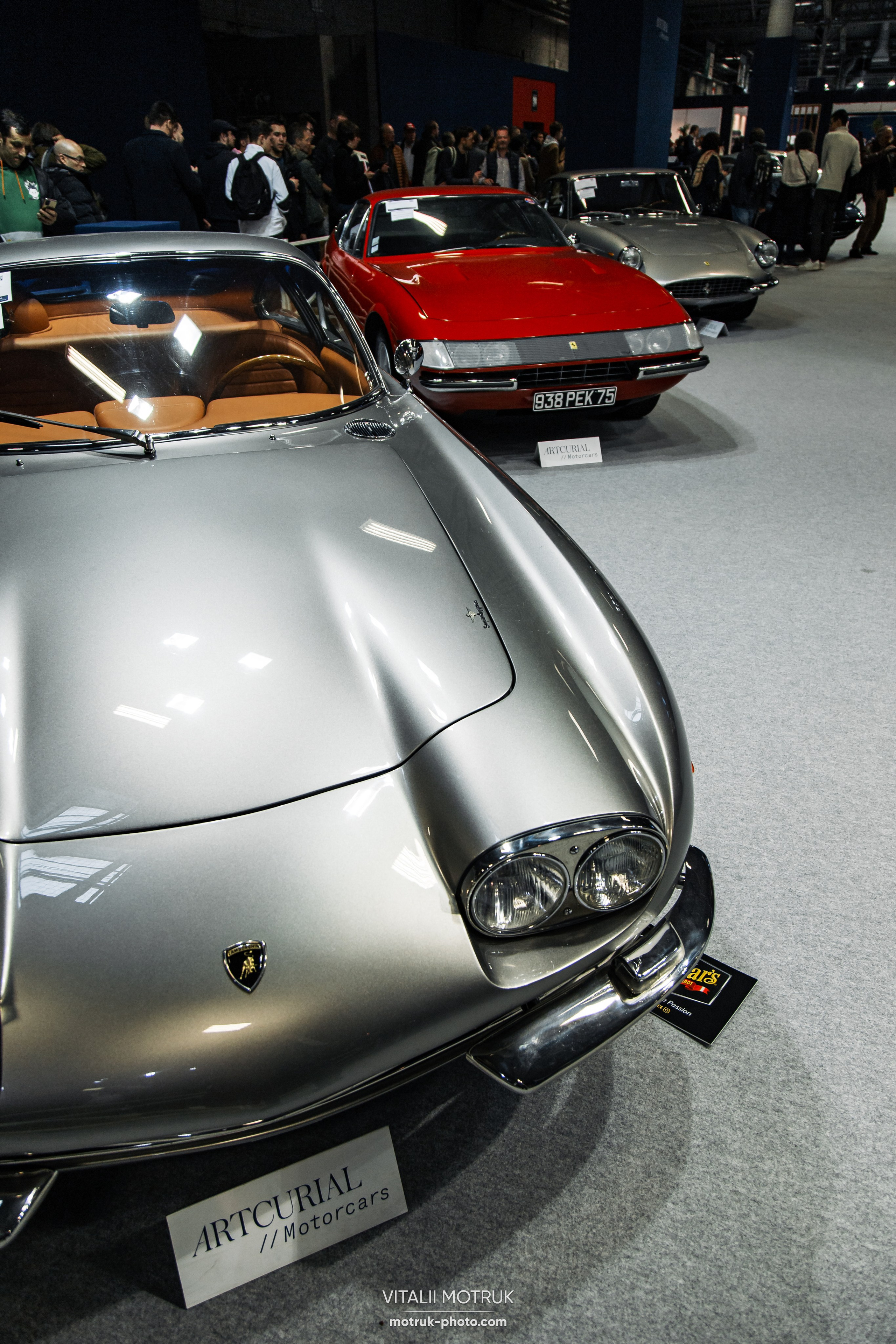Retromobile 2023. Photographe de voitures à Paris — Vitalii Motruk