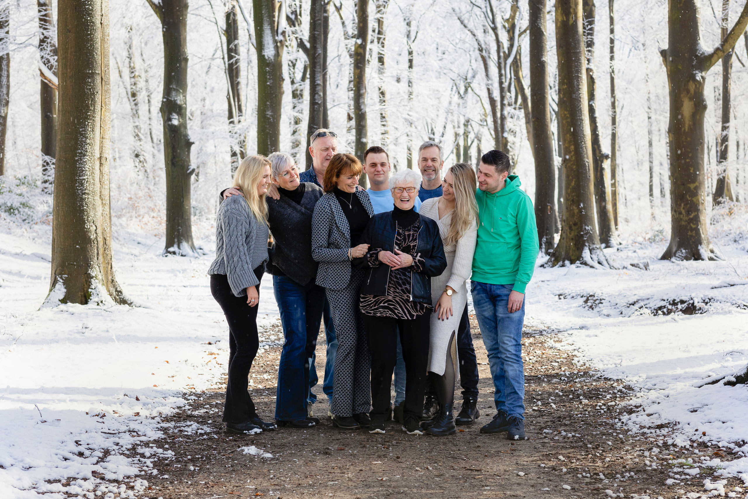 Familiefotoshoot outside Zwolle Overijssel. Fotograaf Irina Hoek.