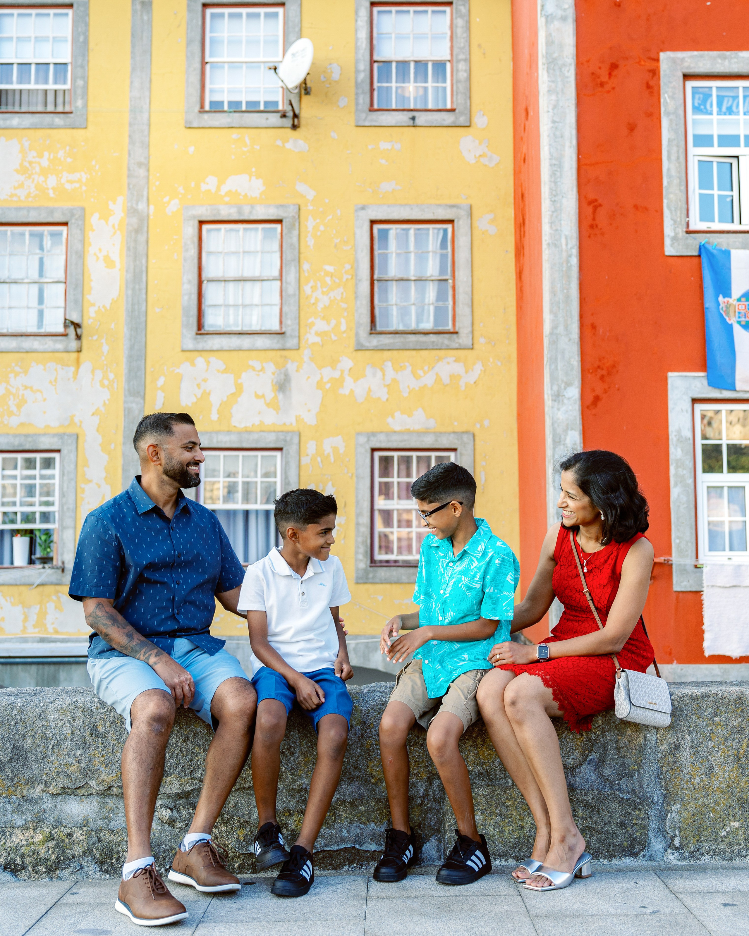 PORTO: PRIVATE WALKING TOUR AND PHOTO SHOOT. Фотограф и видеограф в Португалии