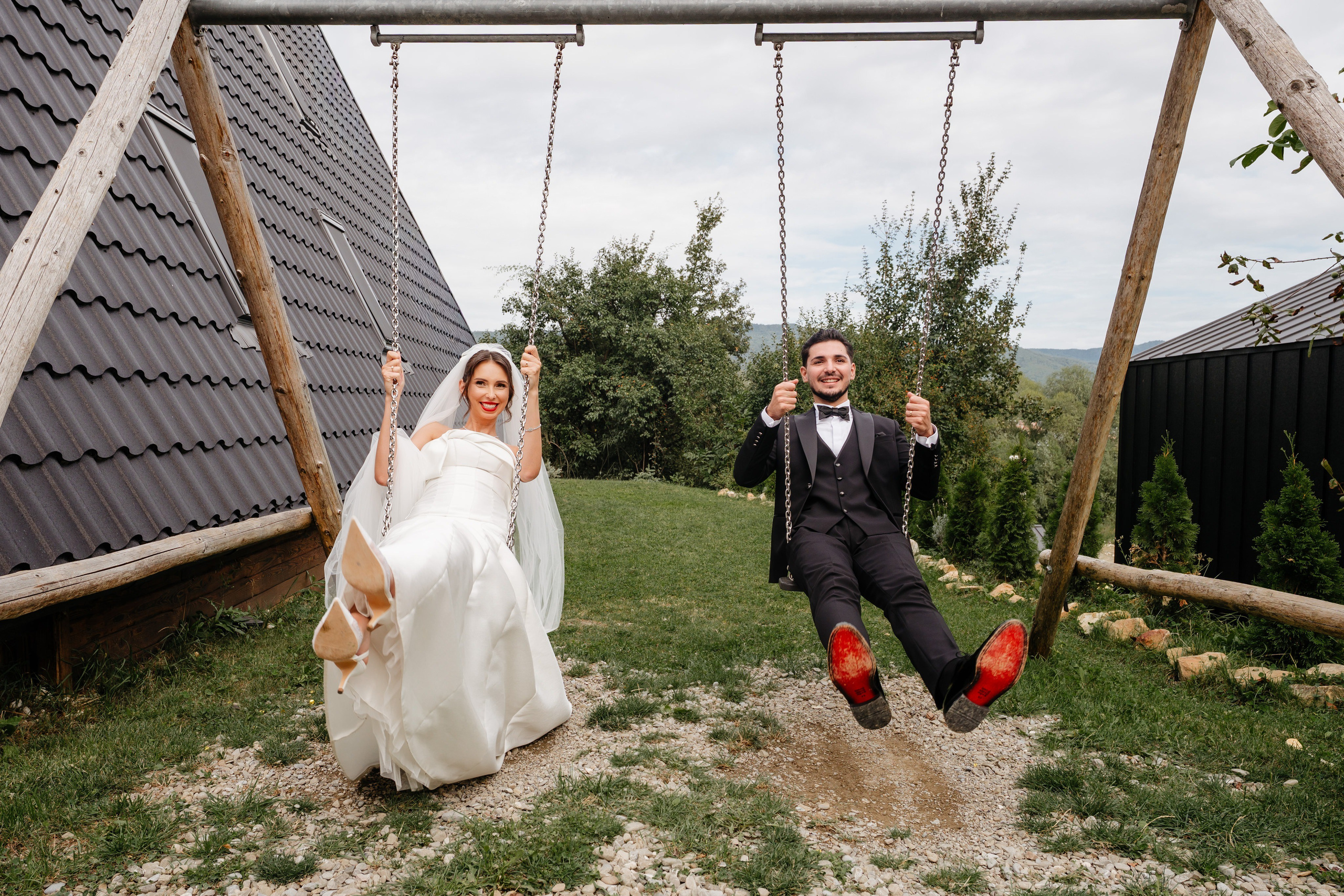 Povestea de nuntă a lui Anca și Dragoș în Bacău | Fotografie de Eveniment. Raw Studio. Fotograful tau de nunta!