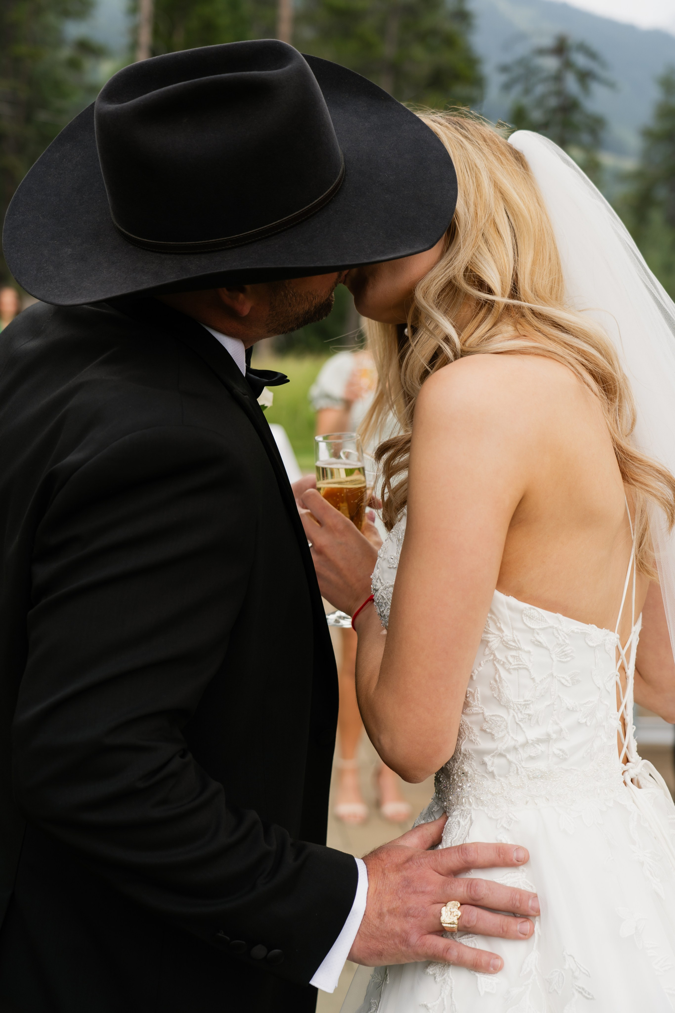 Wedding and family photographer in Calgary Kate Beliaeva