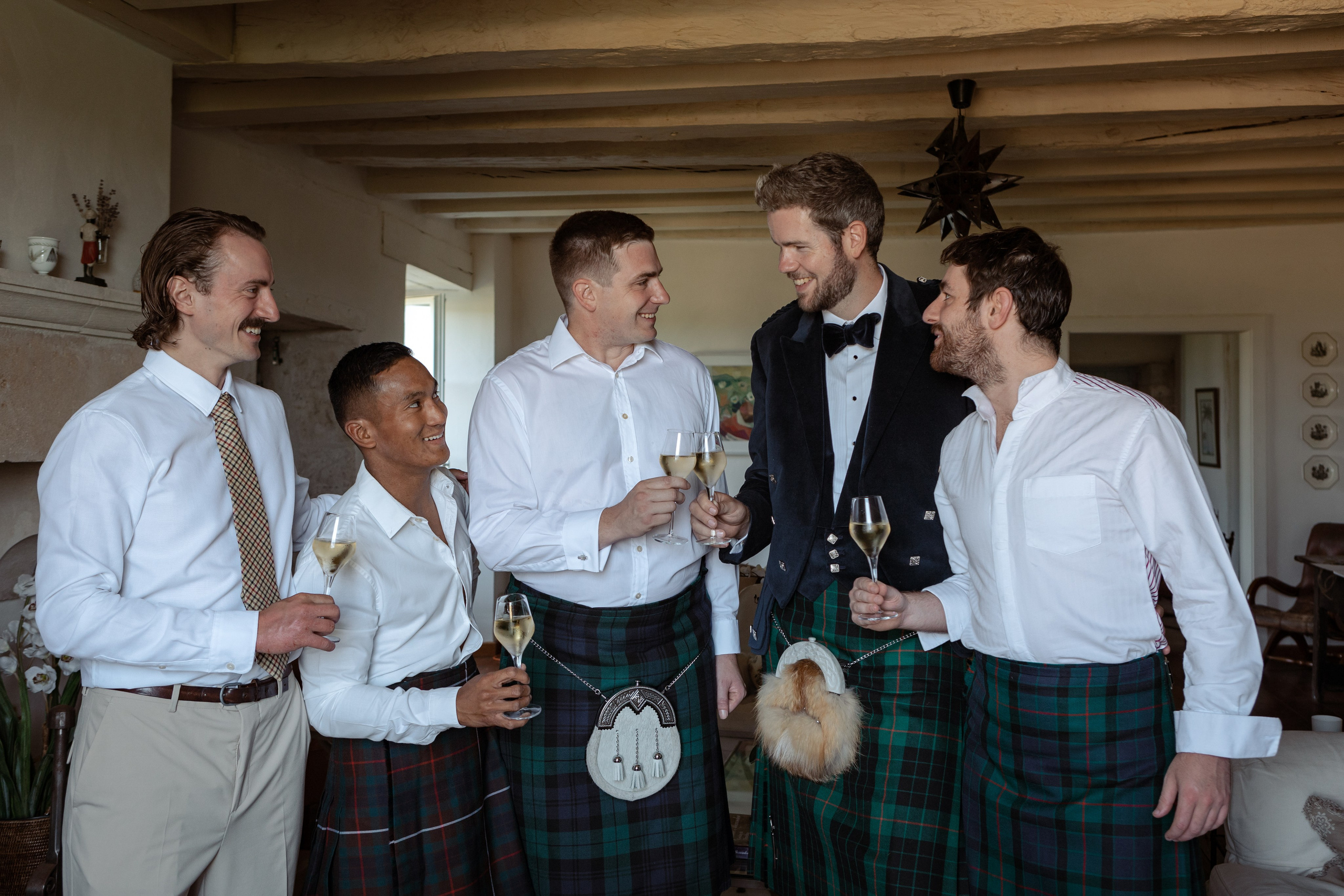 British — scottish wedding in Souquet Hall, Aquitaine, France. Eugénie Smirnova — your photographer in Toulouse and southwest France