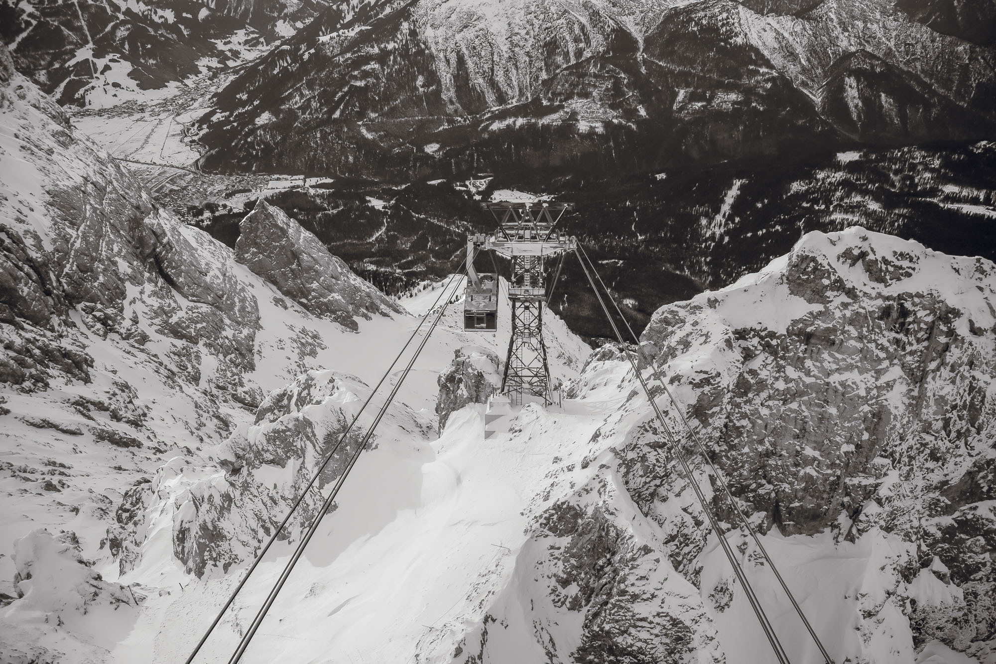 Neuschwanstein I Highline179 I Zugspitze