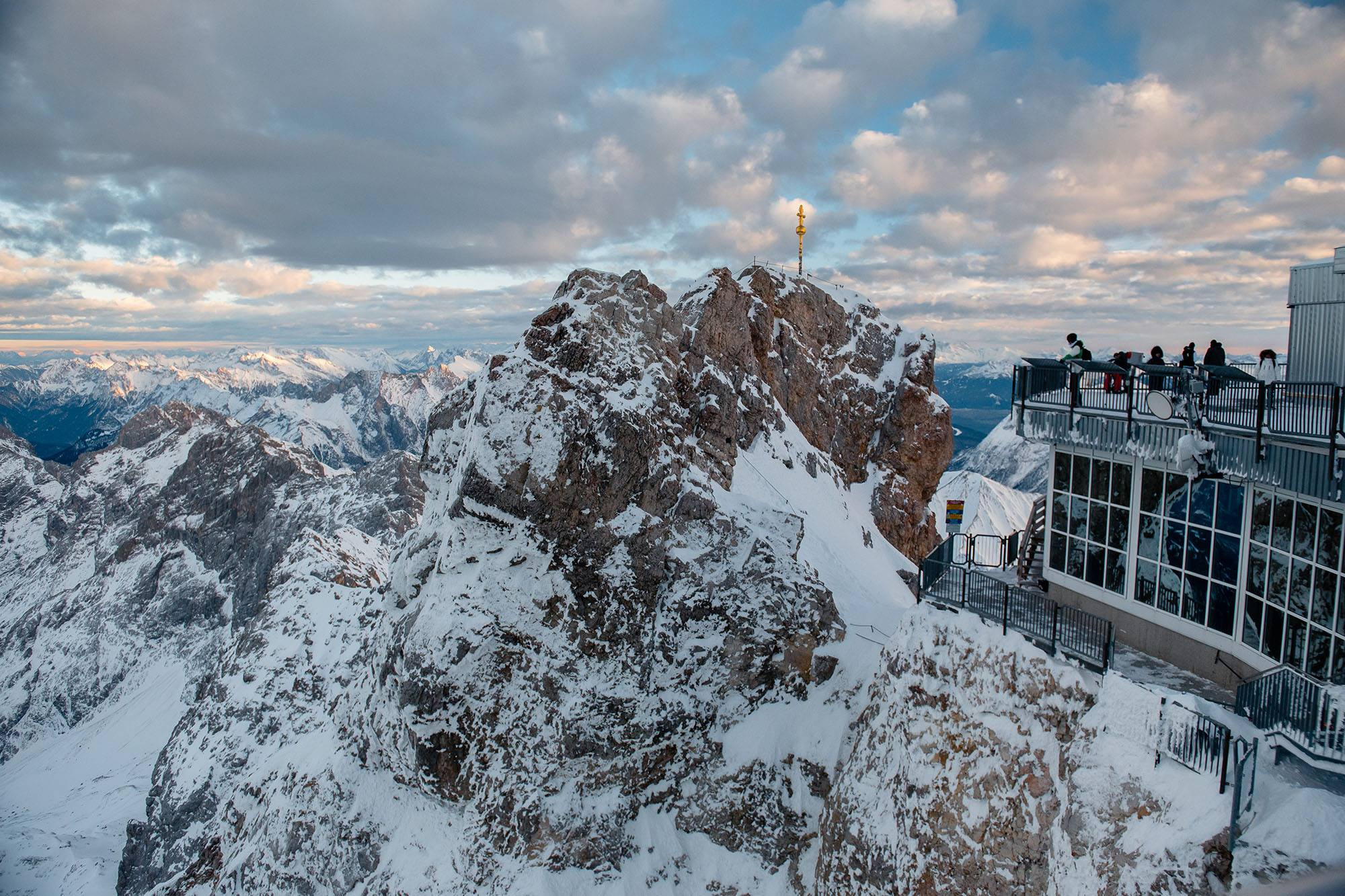 Neuschwanstein I Highline179 I Zugspitze