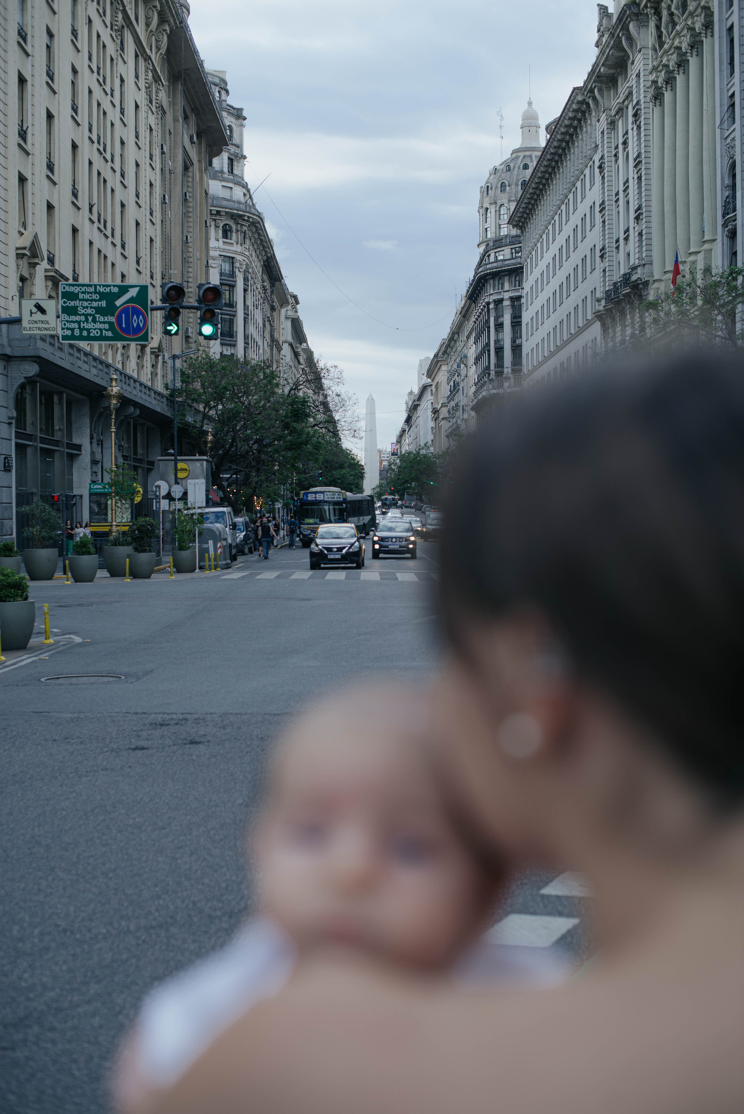 Mom Yana and Mars. Photographer @elmirkami in the city of Buenos Aires