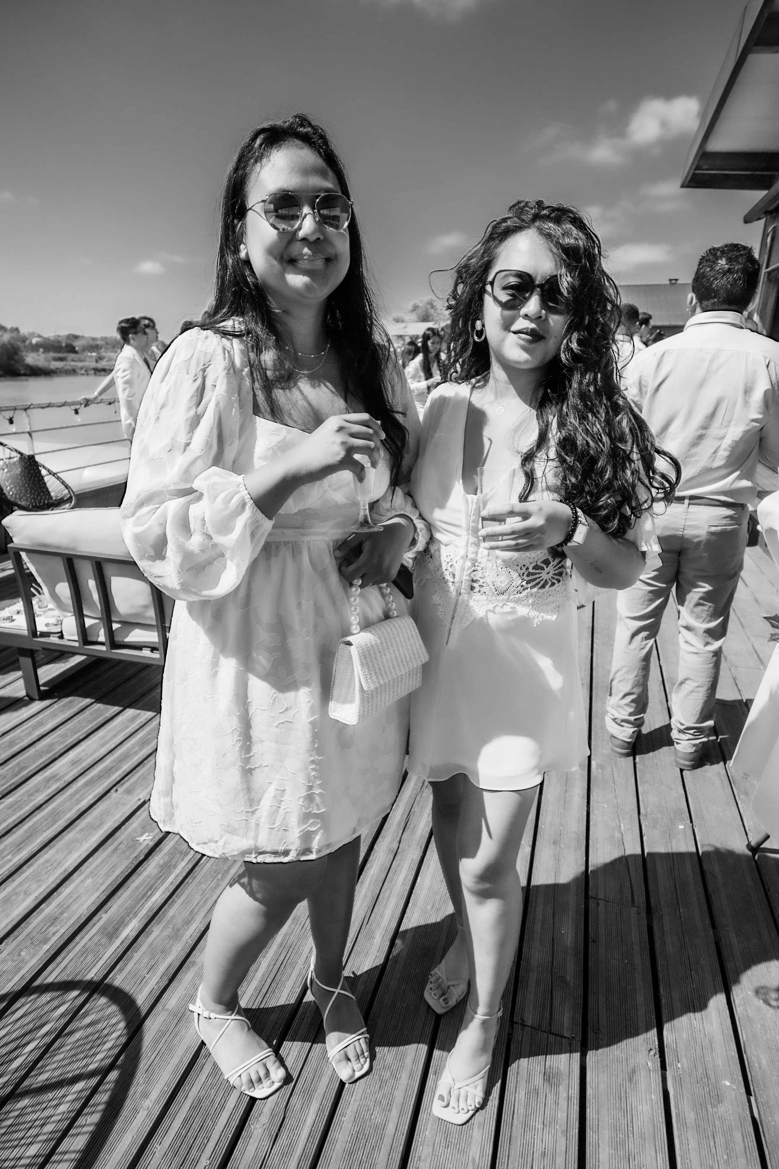 Mariage de Ny & Hasina vue la Loire. Photographe professionnelle à Poitiers, Tours et Châtellerault | Studio photo entre Poitiers et Tours – portraits, familles, entreprises, ma