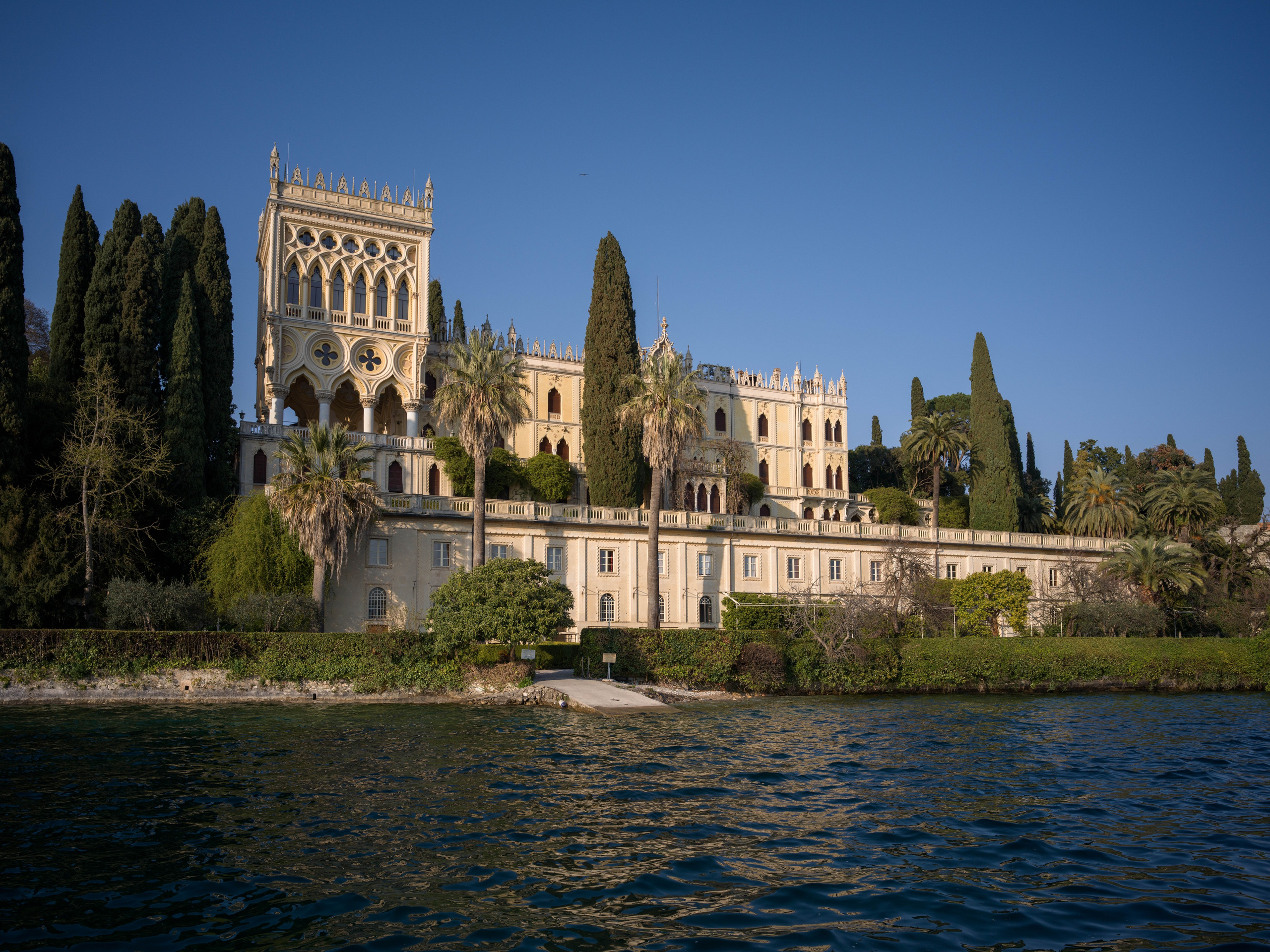 Proposal on Lake Garda featuring Isola del Garda behind.