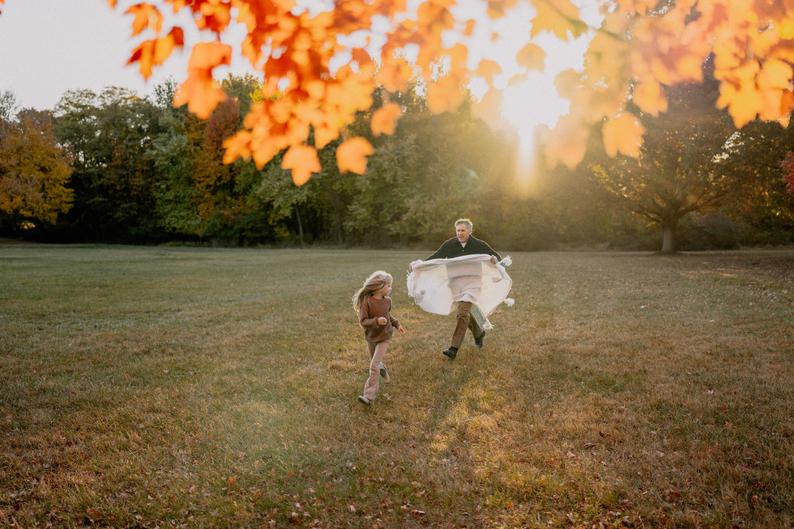Fall Family Photography – Golden Leaves & Warm Tones. Alisa Tant — Family and newborn photographer Bucks County, Montgomery county, Philadelphia, NJ