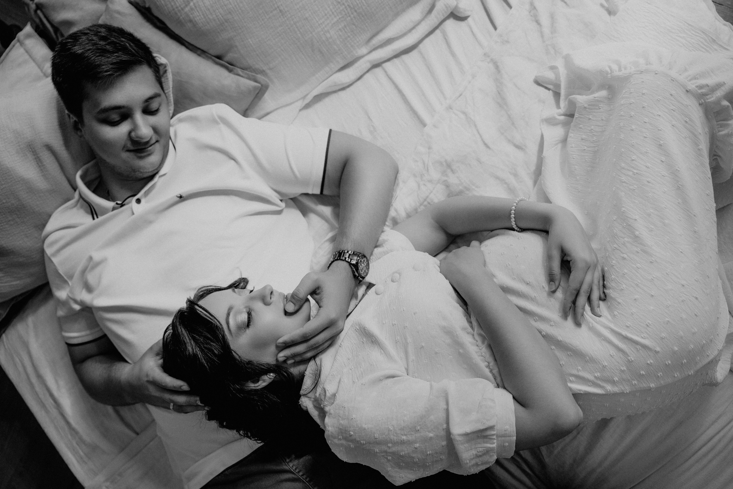 Cozy Maternity Photography at Home – Soft & Emotional Motherhood Moments. Alisa Tant — Family and newborn photographer Bucks County, Montgomery county, Philadelphia, NJ