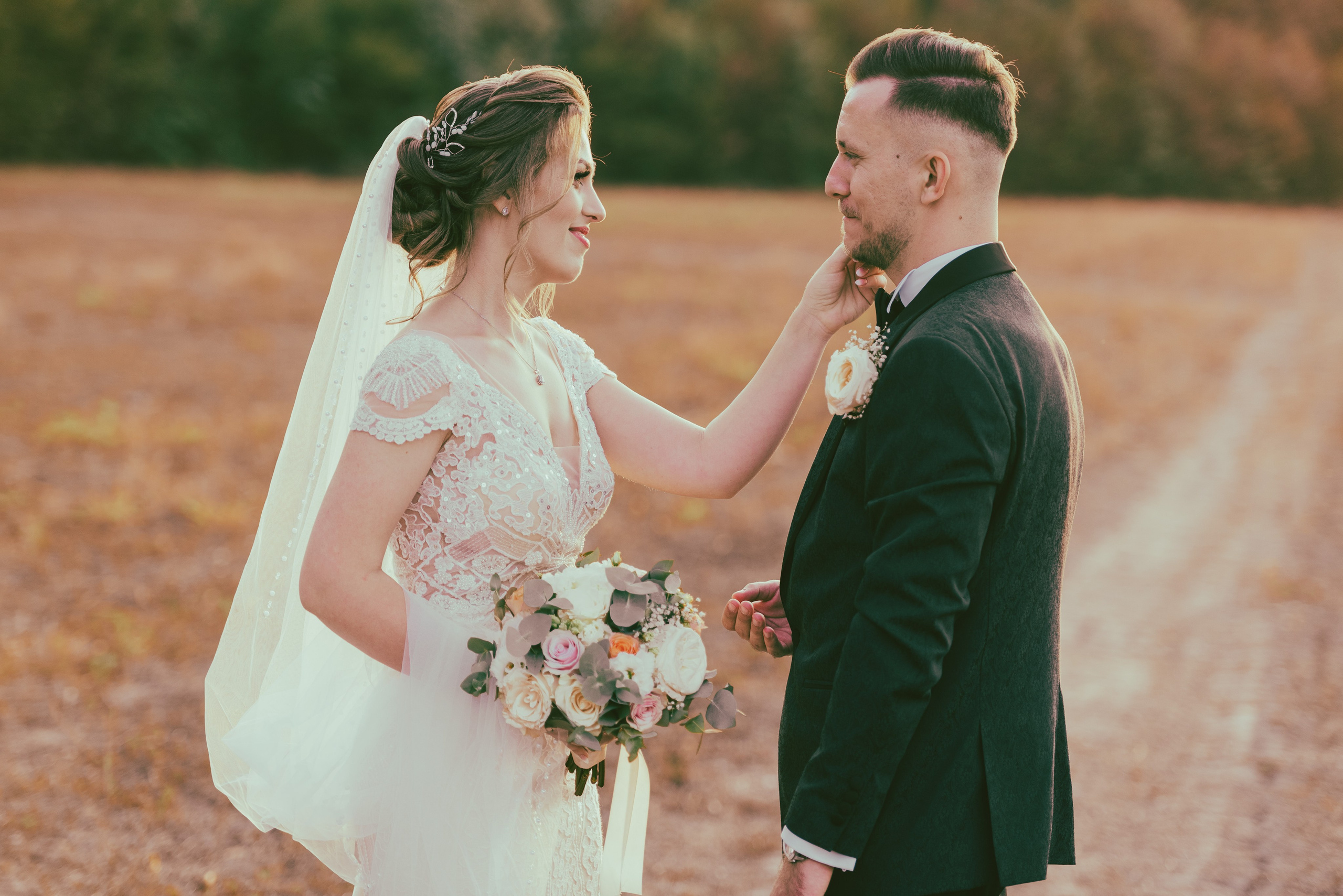 Locație de nuntă, fotograf nuntă, fotograf eveniment, fotograf ceremonie, fotograf petrecere, fotograf mireasă, fotograf mire, decor nunta, fotograf atmosferă, fotograf romantic, fotograf lux, fotograf elegant, fotografii unice, fotografii memorabile, fotograf România, fotograf nunta Ciresul Salbatic