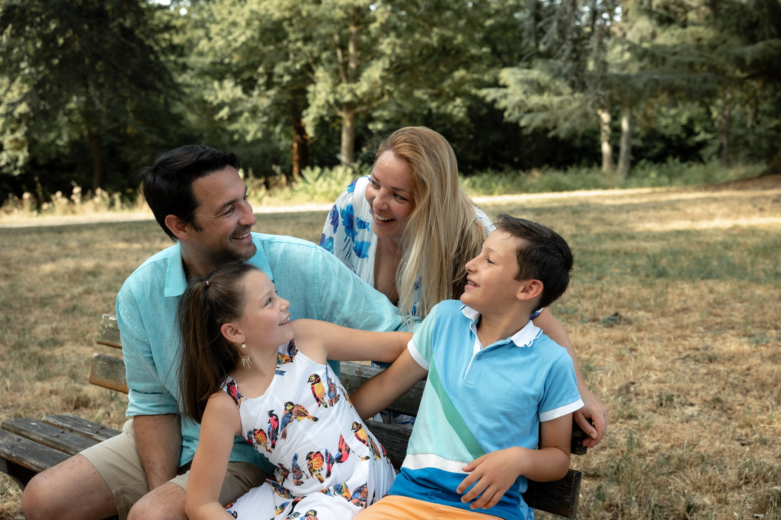 Family photoshoot in Parc du Cabirol, Colomiers. Eugénie Smirnova — your photographer in Toulouse and southwest France