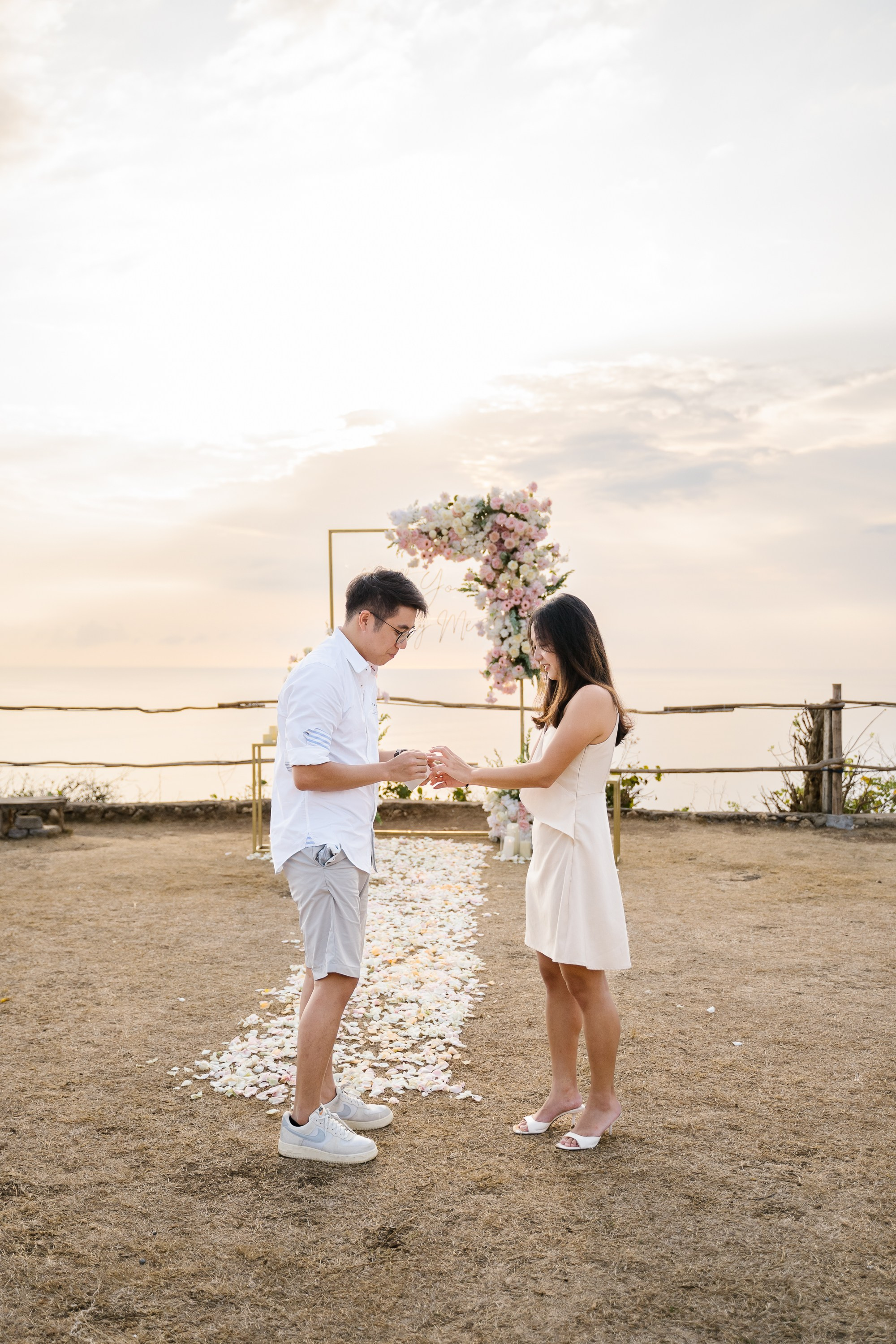SECRET MARRIAGE PROPOSAL. Female Photographer in Bali