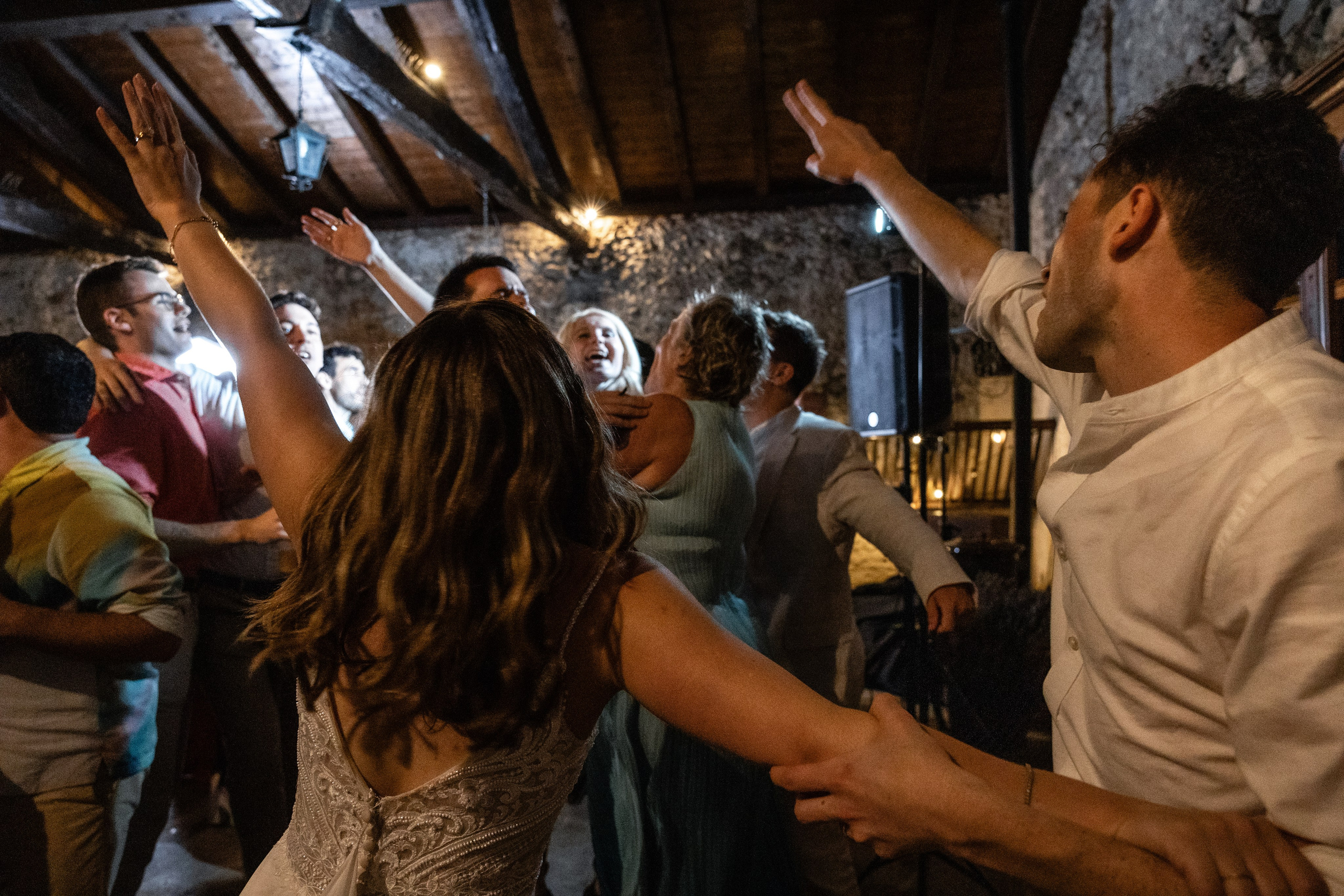 Rachel et Giles. Photo de mariage au Château de Saint-Martory. Eugénie Smirnova — photographe à Toulouse et dans le sud-ouest de la France