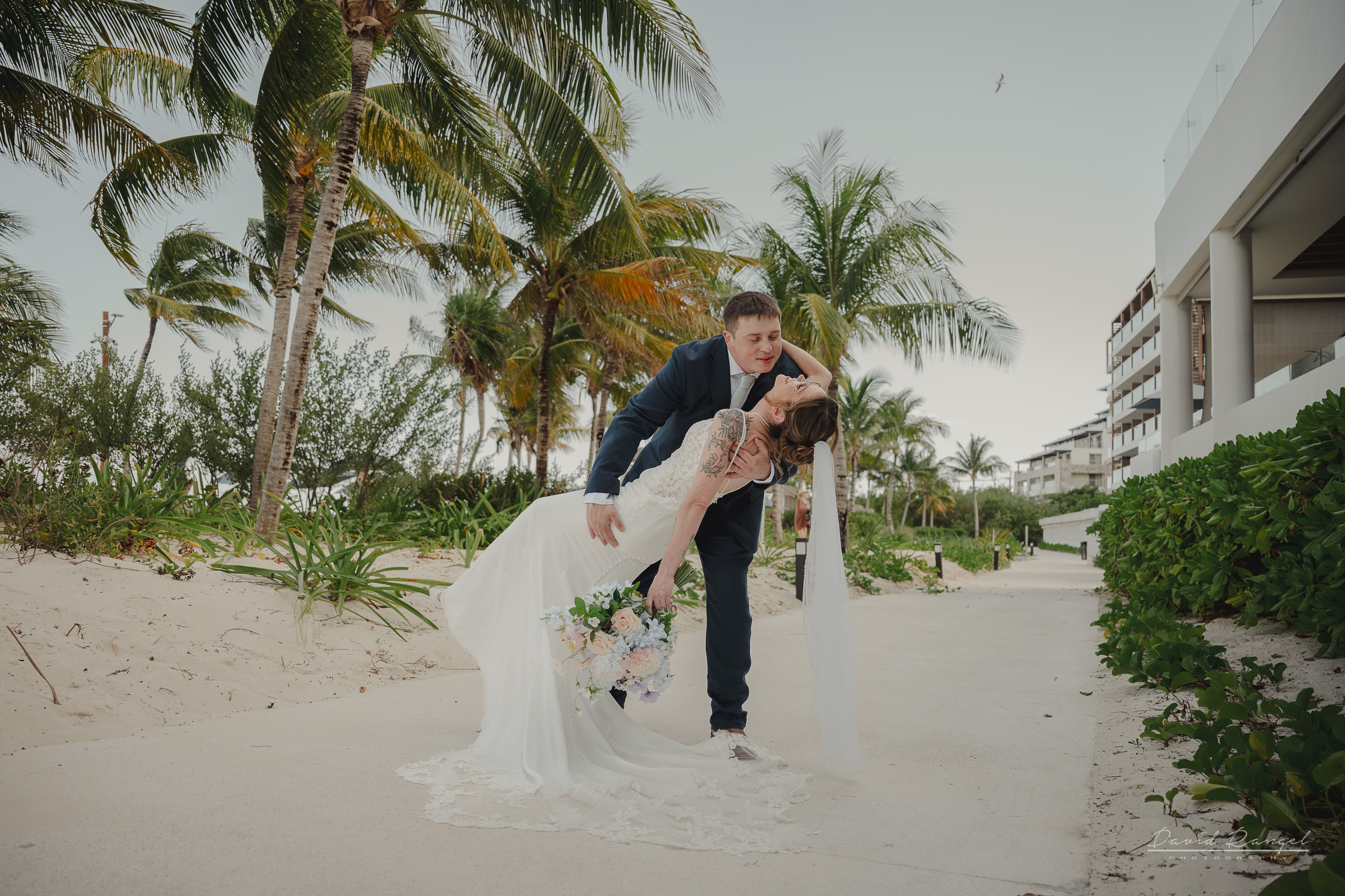 Danielle and Joshua’s sneak peek wedding. Destination wedding photographer based in Cancun and Riviera Maya with service worldwide