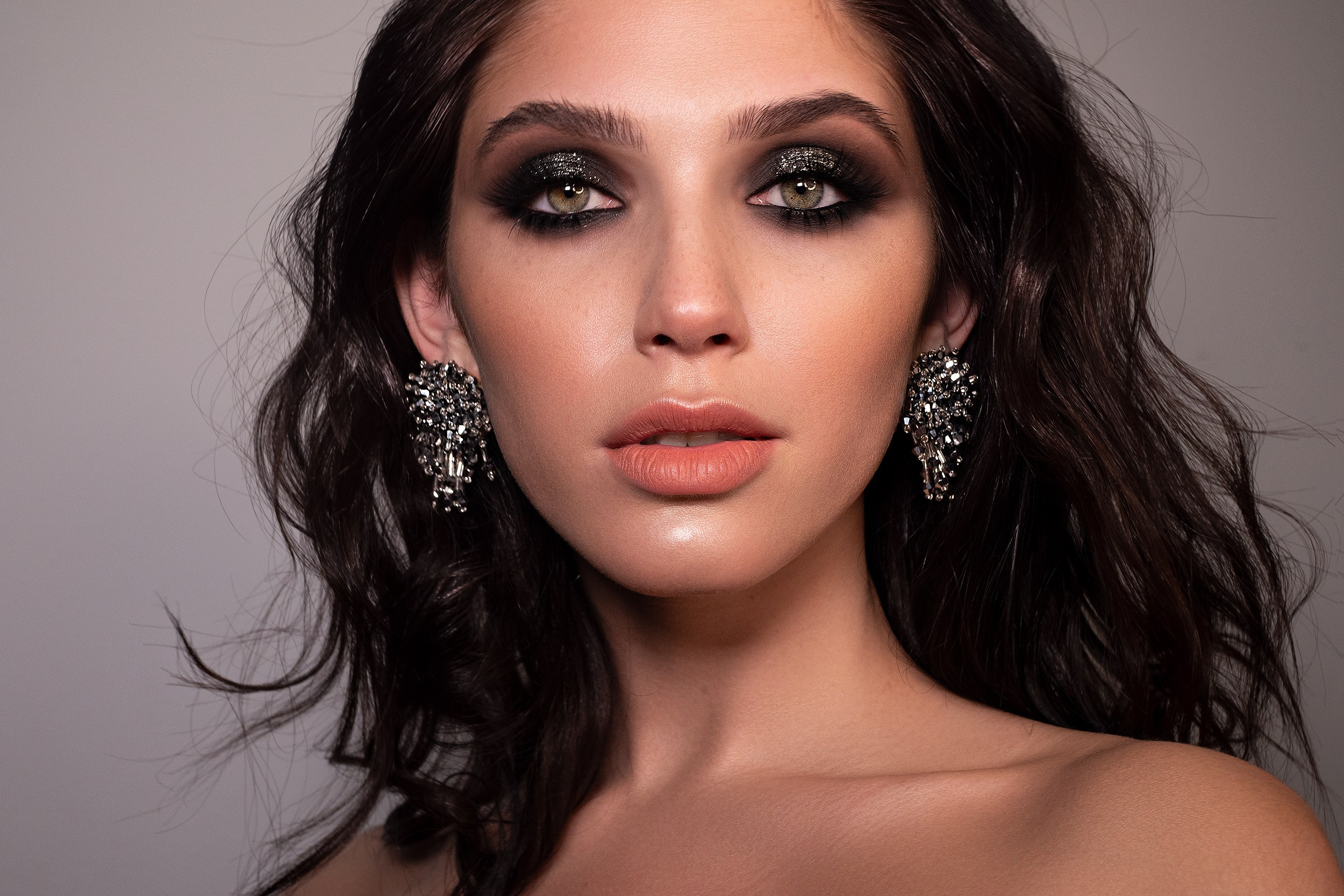 Makeup for photoshoot, engagement photos makeup, professional photosession hairstyling. Makeup artist and Hair stylist in London