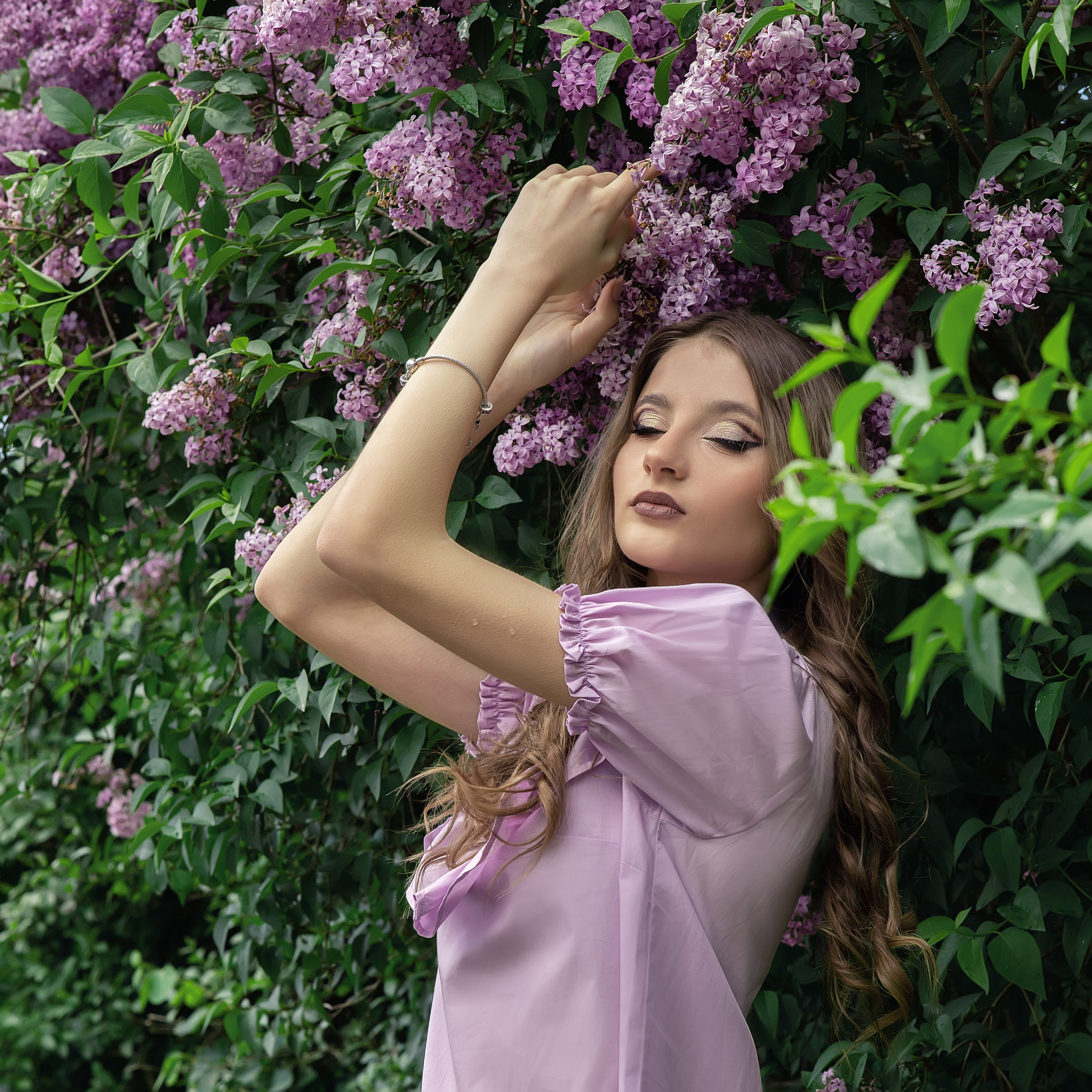 Portrait - Lilac mood