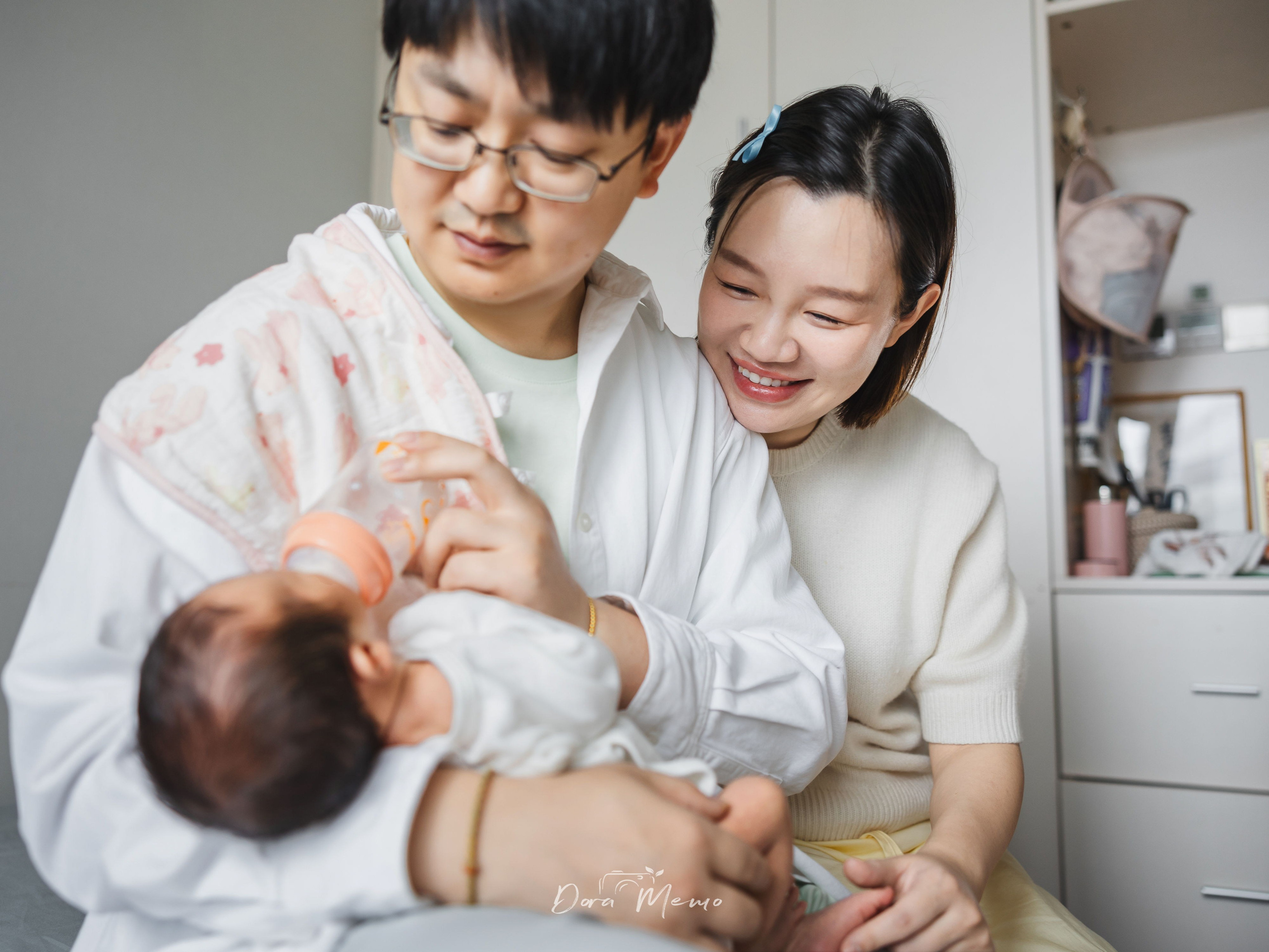 A Newborn at Home — Shanghai Family Photographer Documentary Session