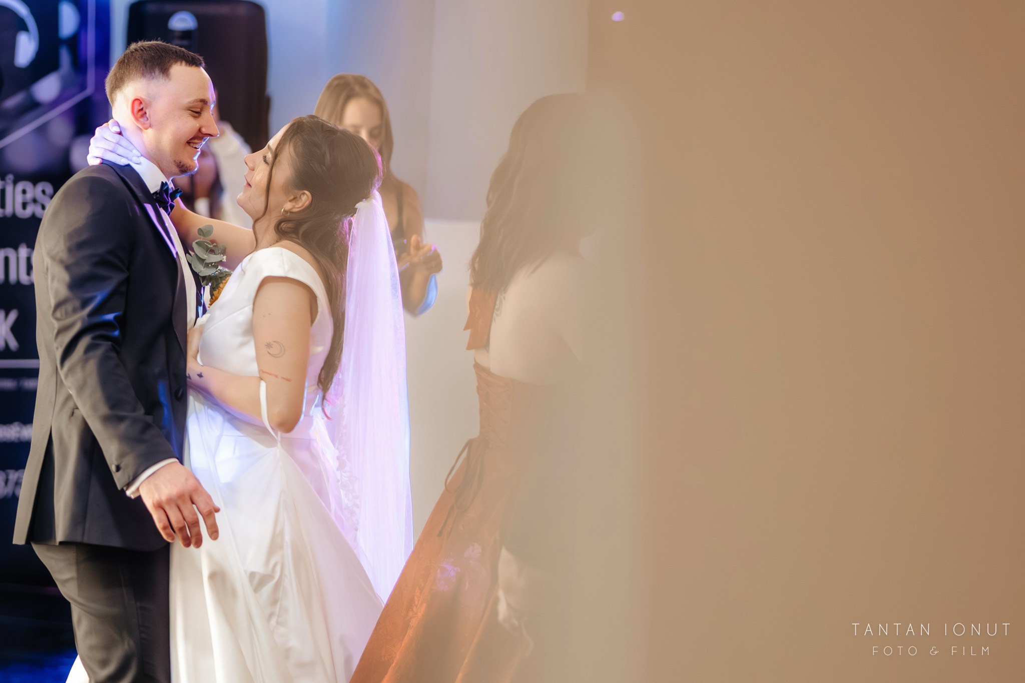 Mihaela & Razvan. TANTAN IONUT FOTO & FILM