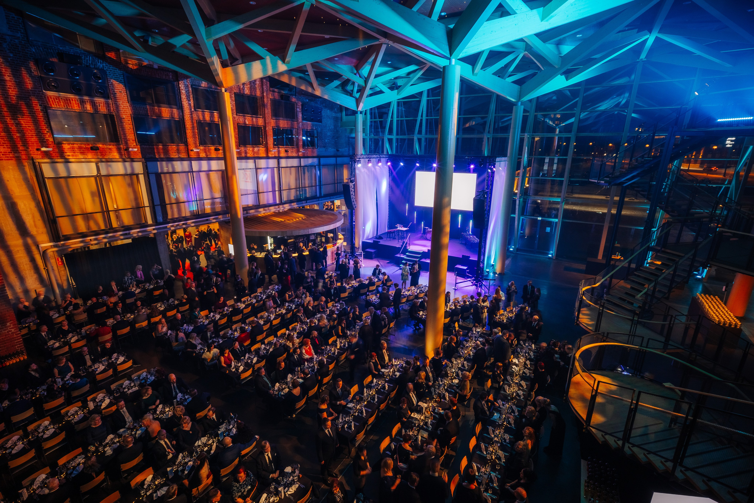 Palvelut ja hinnasto. Valokuvaaja Lahti, Helsinki Elena Salonen